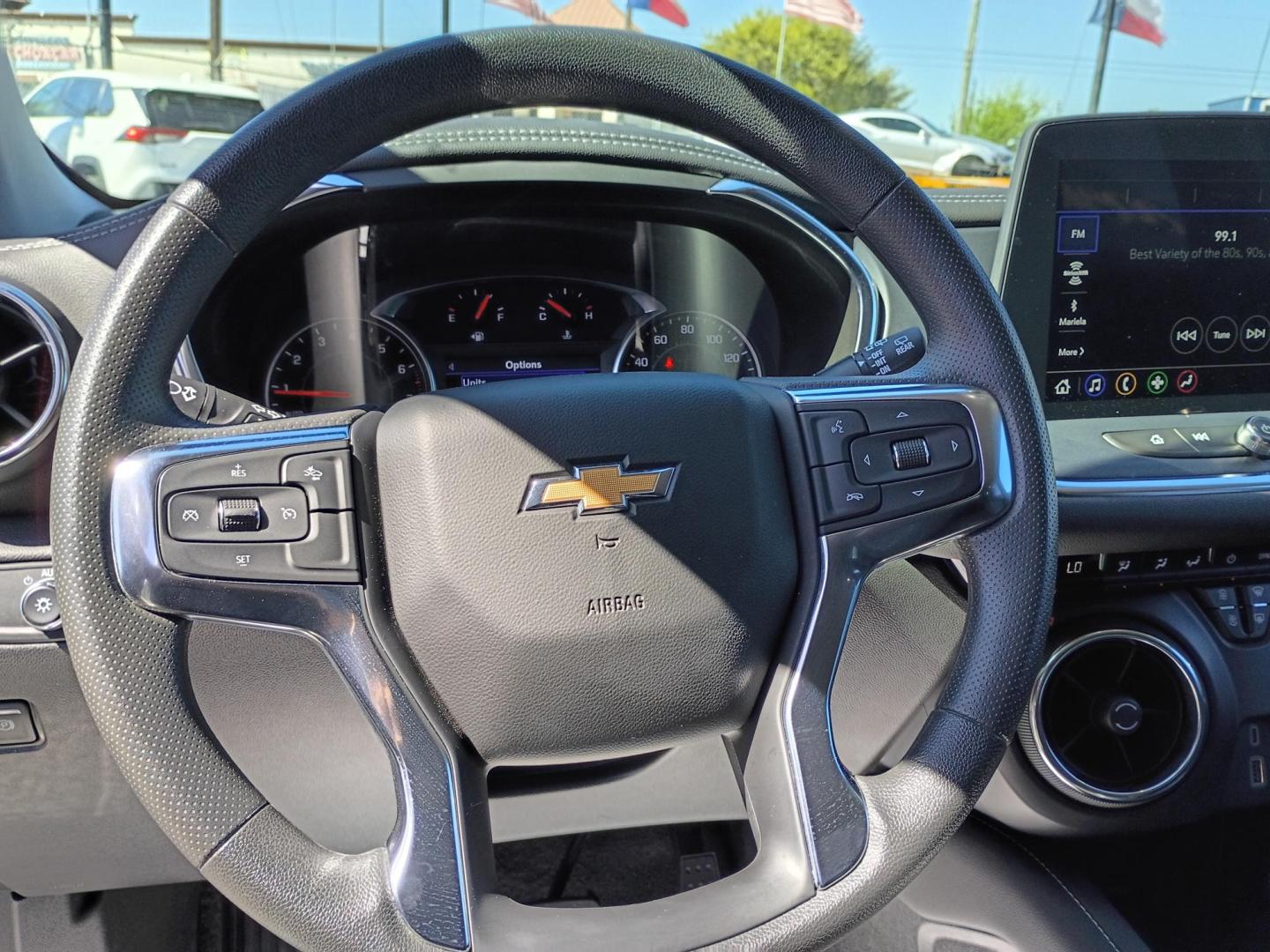 2025 White /Black Chevrolet Blazer 2LT (3GNKBCR42SS) with an 2.0L L4 DOHC 16 TURBO engine, 9A transmission, located at 1842 Wirt Road, Houston, TX, 77055, (713) 973-3903, 29.805330, -95.484787 - Photo#18