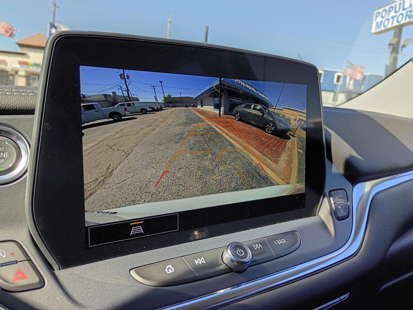 2025 White /Black Chevrolet Blazer 2LT (3GNKBCR42SS) with an 2.0L L4 DOHC 16 TURBO engine, 9A transmission, located at 1842 Wirt Road, Houston, TX, 77055, (713) 973-3903, 29.805330, -95.484787 - Photo#21