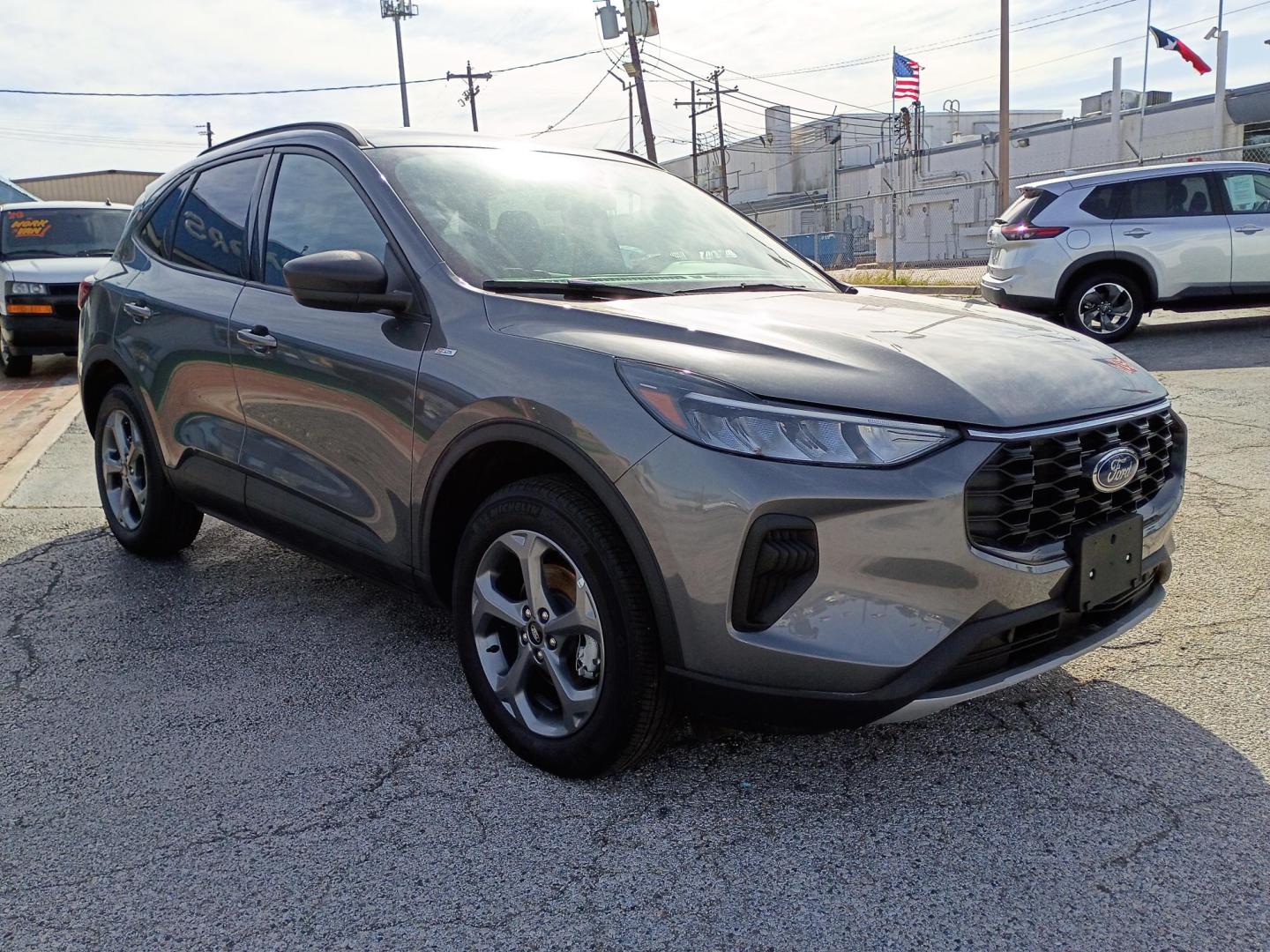 2025 Gray Ford Escape ST-Line AWD (1FMCU9MN9SU) with an 1.5L L3 engine, 8A transmission, located at 1842 Wirt Road, Houston, TX, 77055, (713) 973-3903, 29.805330, -95.484787 - Photo#6