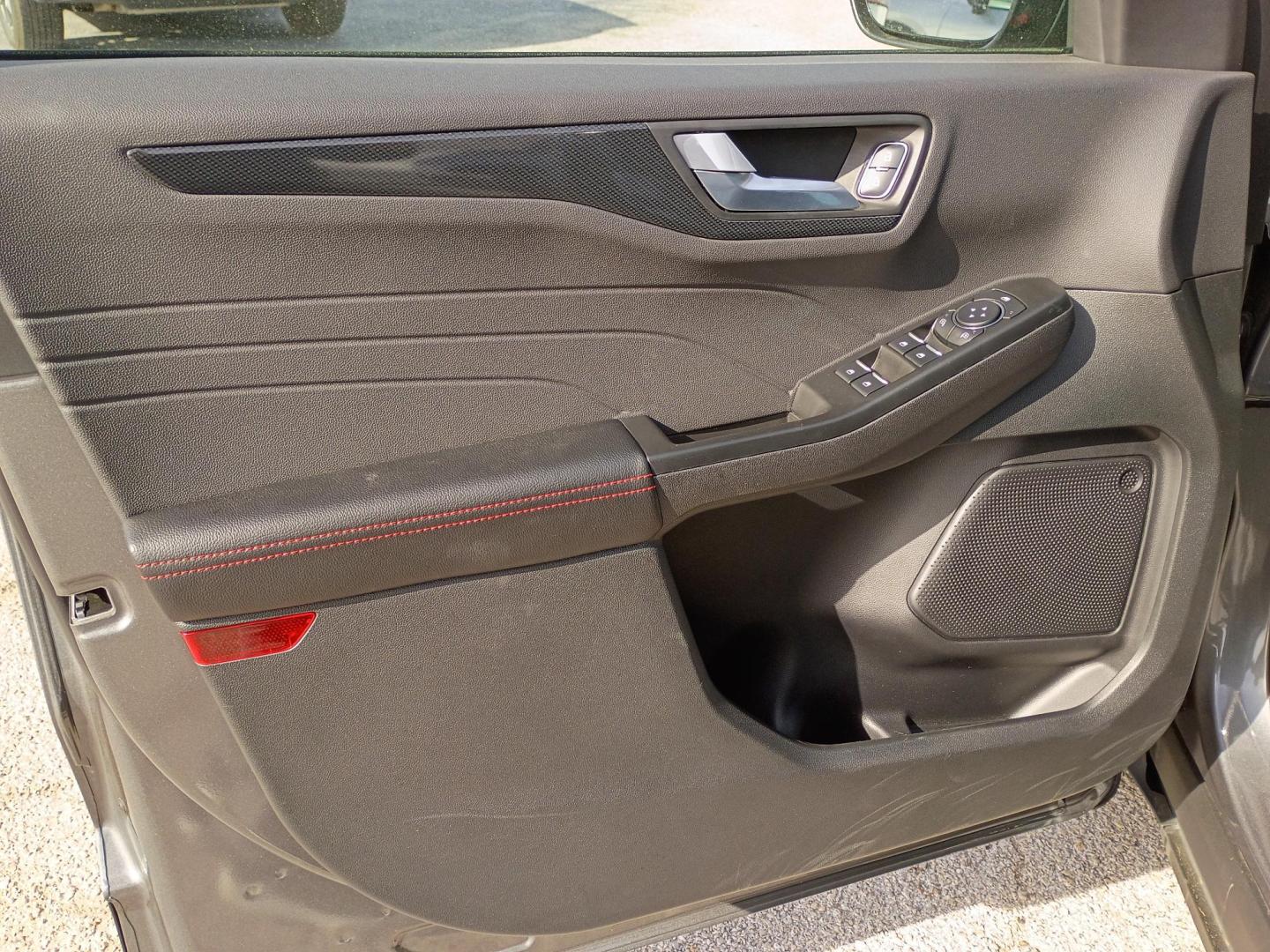 2025 Gray Ford Escape ST-Line AWD (1FMCU9MN9SU) with an 1.5L L3 engine, 8A transmission, located at 1842 Wirt Road, Houston, TX, 77055, (713) 973-3903, 29.805330, -95.484787 - Photo#9