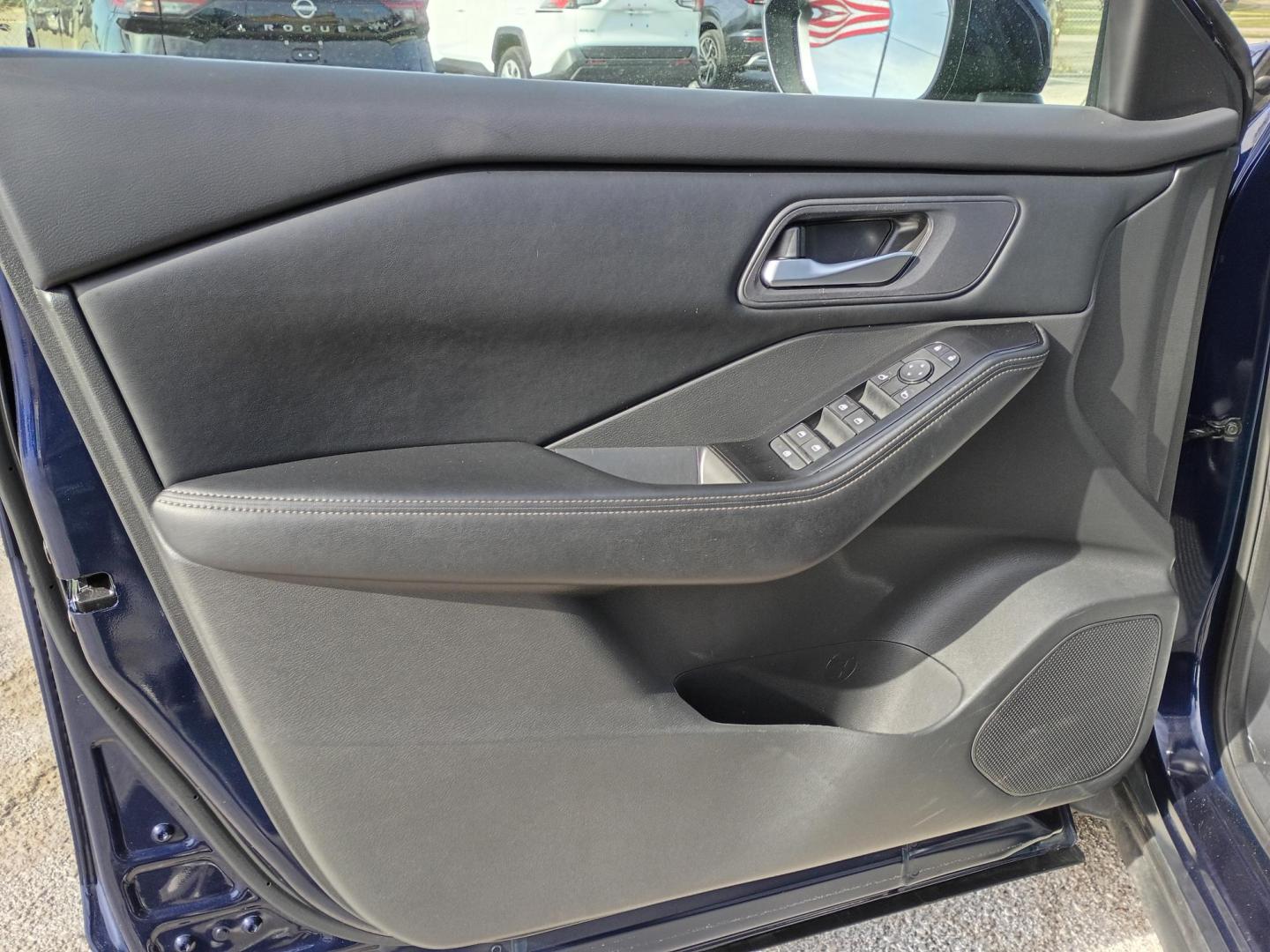 2025 BLUE /Black Nissan Rogue SV AWD (5N1BT3BB7SC) with an 2.5L L4 DOHC 16V engine, CVT transmission, located at 1842 Wirt Road, Houston, TX, 77055, (713) 973-3903, 29.805330, -95.484787 - Photo#9