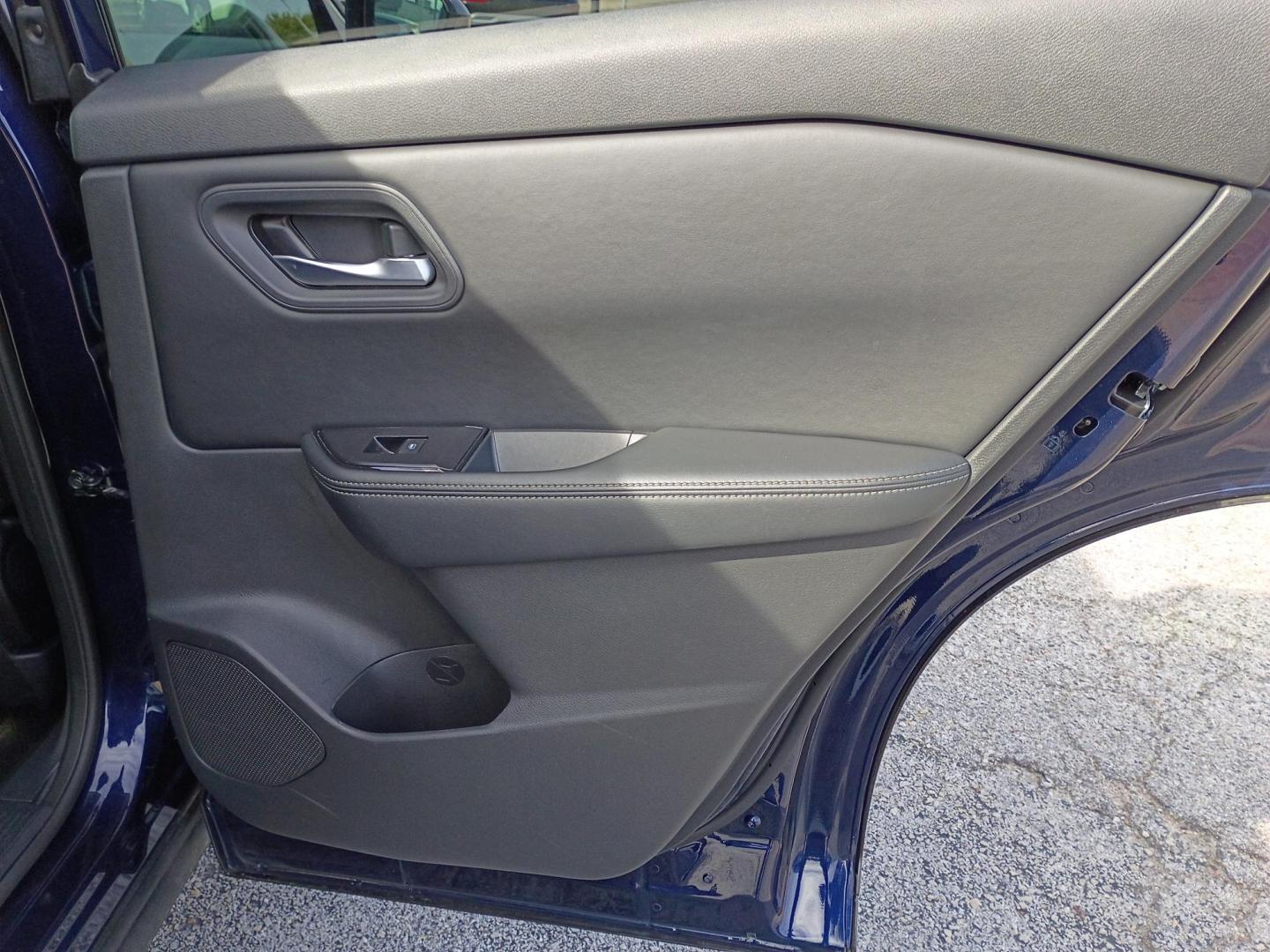 2025 BLUE /Black Nissan Rogue SV AWD (5N1BT3BB7SC) with an 2.5L L4 DOHC 16V engine, CVT transmission, located at 1842 Wirt Road, Houston, TX, 77055, (713) 973-3903, 29.805330, -95.484787 - Photo#15