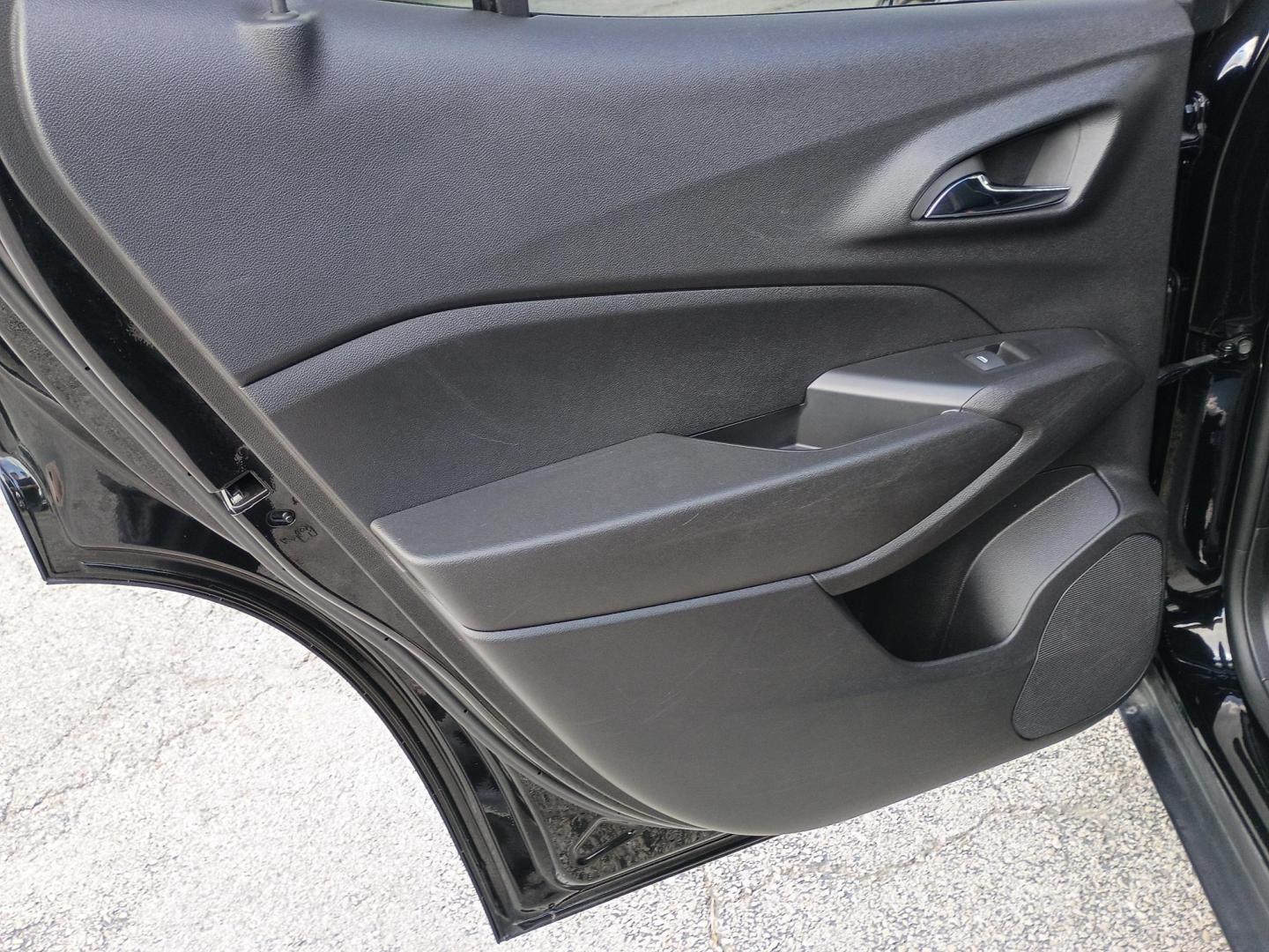 2025 Black Chevrolet Trax LT (KL77LHEP0SC) with an 1.2L L3 TURBO engine, 6A transmission, located at 1842 Wirt Road, Houston, TX, 77055, (713) 973-3903, 29.805330, -95.484787 - Photo#11