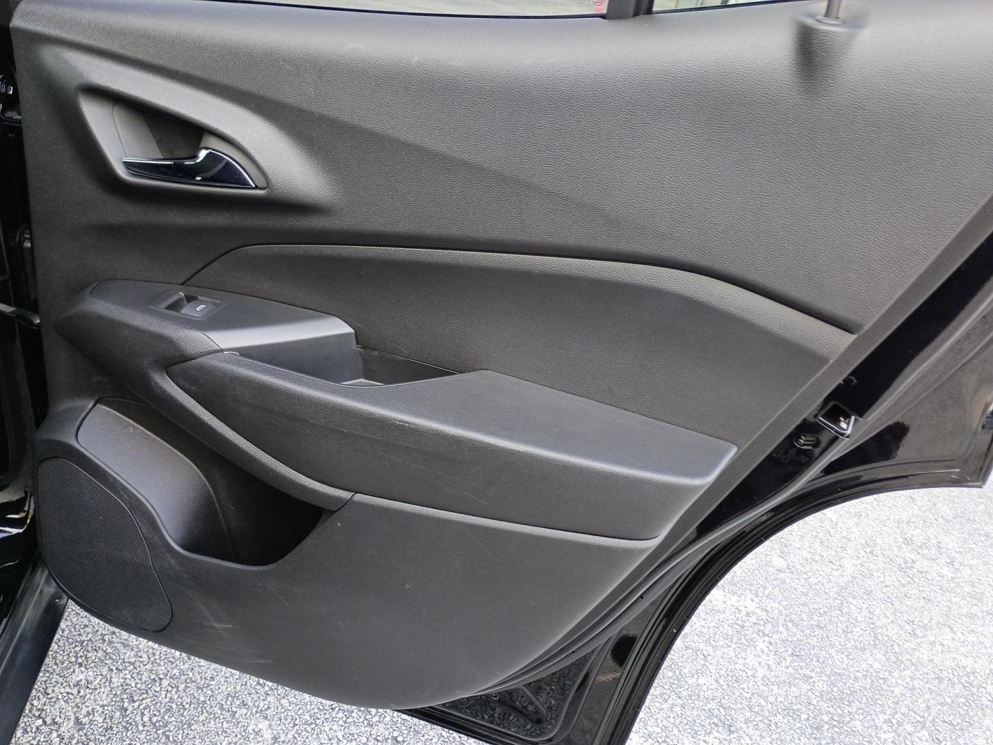 2025 Black Chevrolet Trax LT (KL77LHEP0SC) with an 1.2L L3 TURBO engine, 6A transmission, located at 1842 Wirt Road, Houston, TX, 77055, (713) 973-3903, 29.805330, -95.484787 - Photo#15