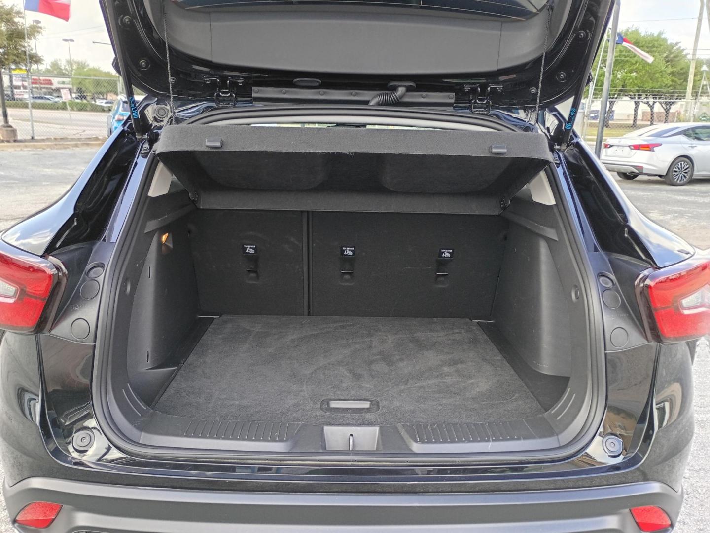 2025 Black Chevrolet Trax LT (KL77LHEP0SC) with an 1.2L L3 TURBO engine, 6A transmission, located at 1842 Wirt Road, Houston, TX, 77055, (713) 973-3903, 29.805330, -95.484787 - Photo#17