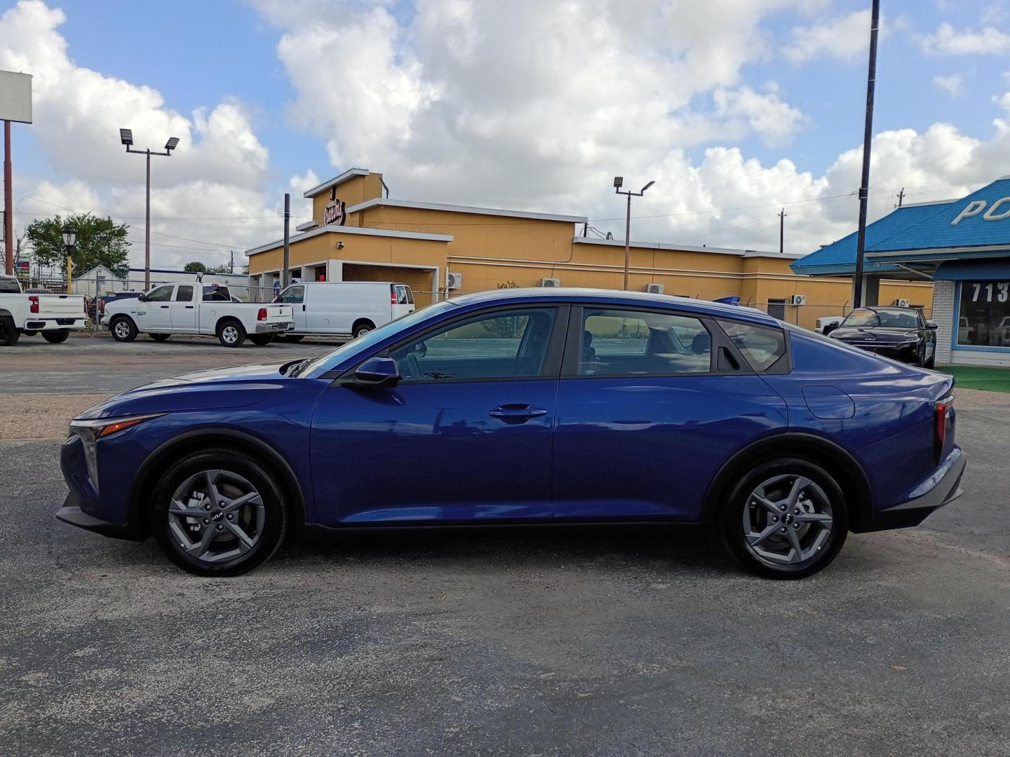 2025 BLUE /Black Kia K4 LX (3KPFT4DE4SE) with an 2.0L L4 DOHC 16V engine, CVT transmission, located at 1842 Wirt Road, Houston, TX, 77055, (713) 973-3903, 29.805330, -95.484787 - Photo#1