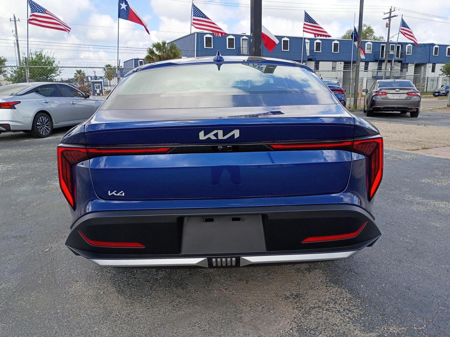 2025 BLUE /Black Kia K4 LX (3KPFT4DE4SE) with an 2.0L L4 DOHC 16V engine, CVT transmission, located at 1842 Wirt Road, Houston, TX, 77055, (713) 973-3903, 29.805330, -95.484787 - Photo#3