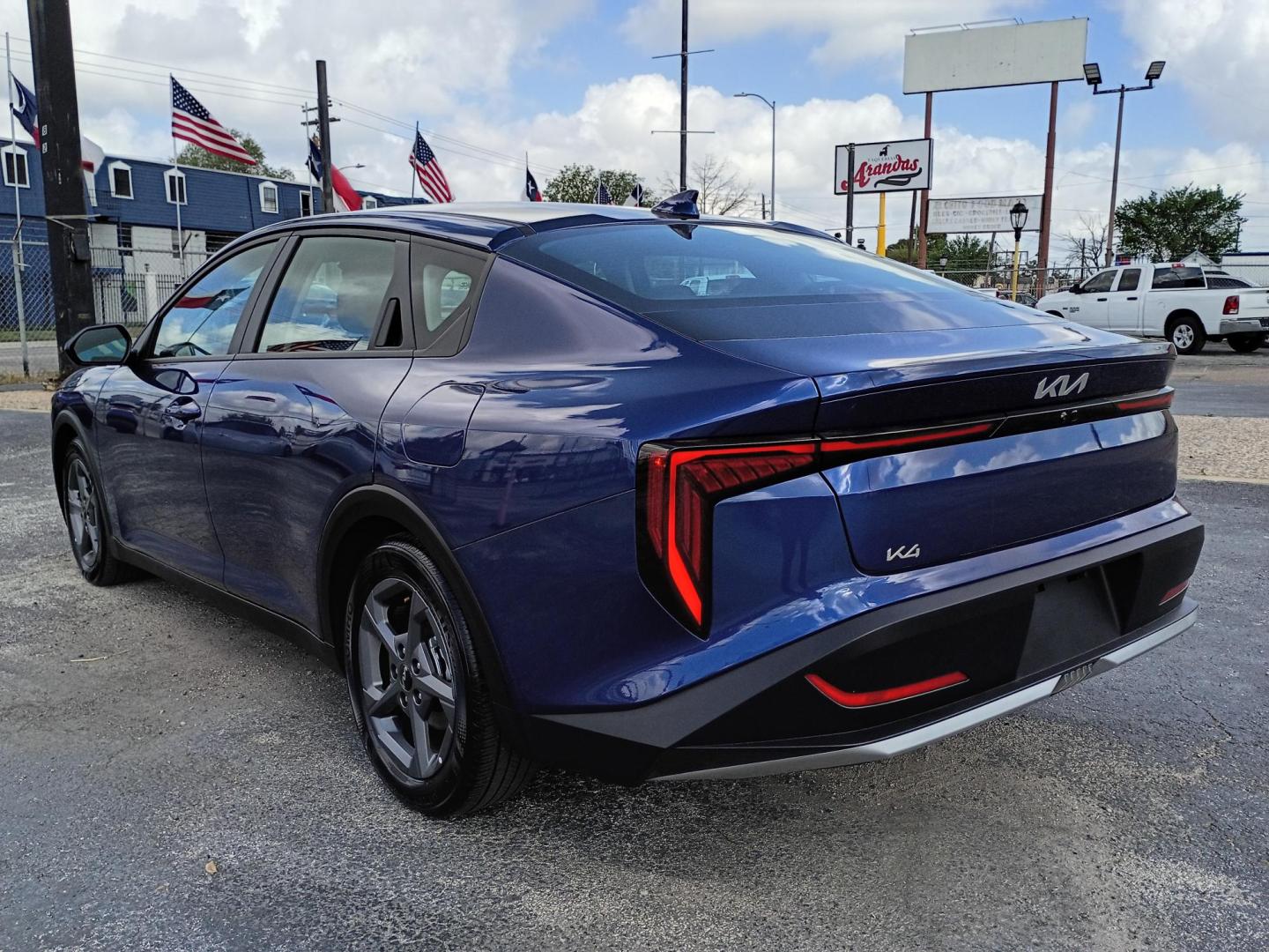 2025 BLUE /Black Kia K4 LX (3KPFT4DE4SE) with an 2.0L L4 DOHC 16V engine, CVT transmission, located at 1842 Wirt Road, Houston, TX, 77055, (713) 973-3903, 29.805330, -95.484787 - Photo#2
