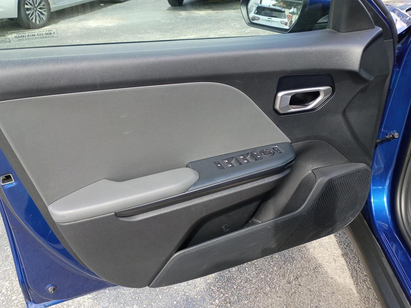 2025 BLUE /Black Kia K4 LX (3KPFT4DE4SE) with an 2.0L L4 DOHC 16V engine, CVT transmission, located at 1842 Wirt Road, Houston, TX, 77055, (713) 973-3903, 29.805330, -95.484787 - Photo#9