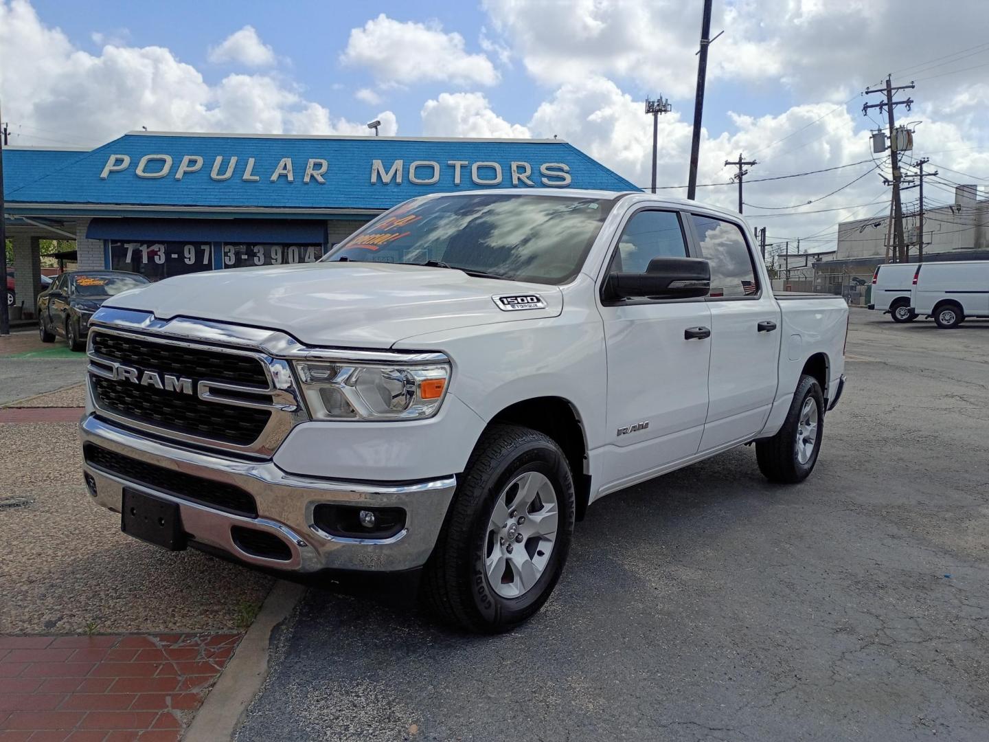 2023 White /Black RAM 1500 Big Horn Crew Cab SWB 4WD (1C6RRFFG5PN) with an 3.6L V6 DOHC 24V engine, 8A transmission, located at 1842 Wirt Road, Houston, TX, 77055, (713) 973-3903, 29.805330, -95.484787 - Photo#0