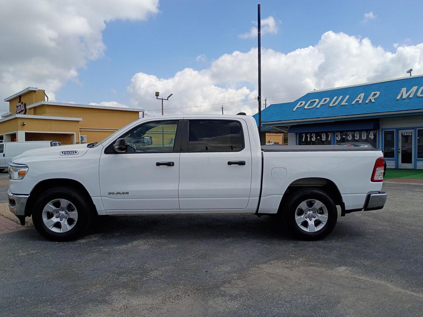 2023 White /Black RAM 1500 Big Horn Crew Cab SWB 4WD (1C6RRFFG5PN) with an 3.6L V6 DOHC 24V engine, 8A transmission, located at 1842 Wirt Road, Houston, TX, 77055, (713) 973-3903, 29.805330, -95.484787 - Photo#1