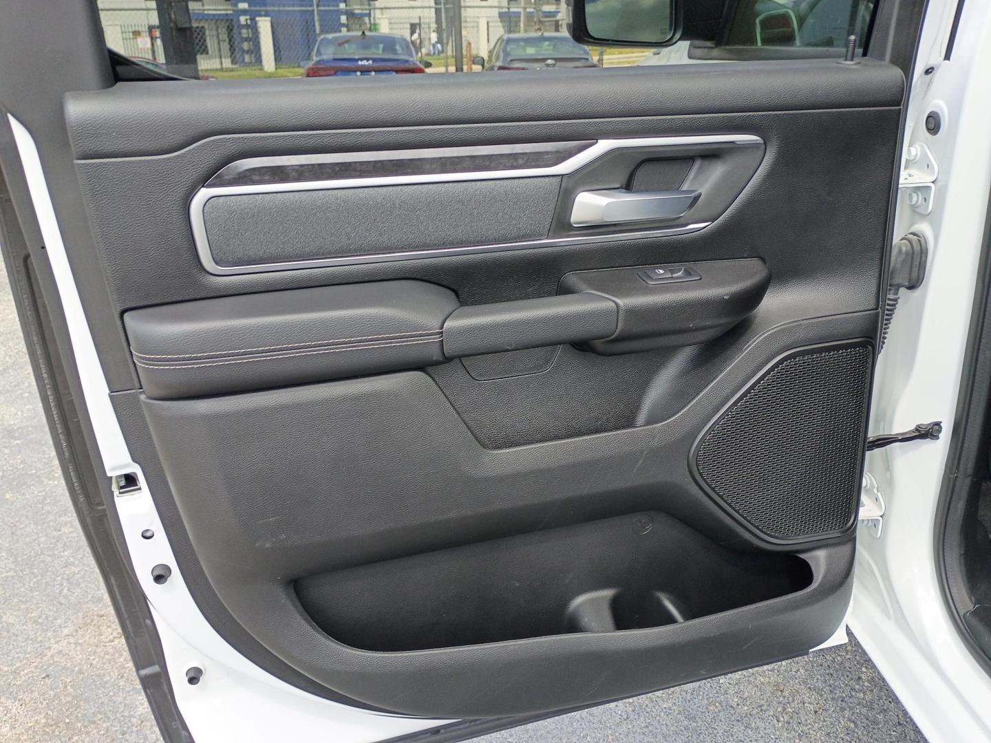 2023 White /Black RAM 1500 Big Horn Crew Cab SWB 4WD (1C6RRFFG5PN) with an 3.6L V6 DOHC 24V engine, 8A transmission, located at 1842 Wirt Road, Houston, TX, 77055, (713) 973-3903, 29.805330, -95.484787 - Photo#11