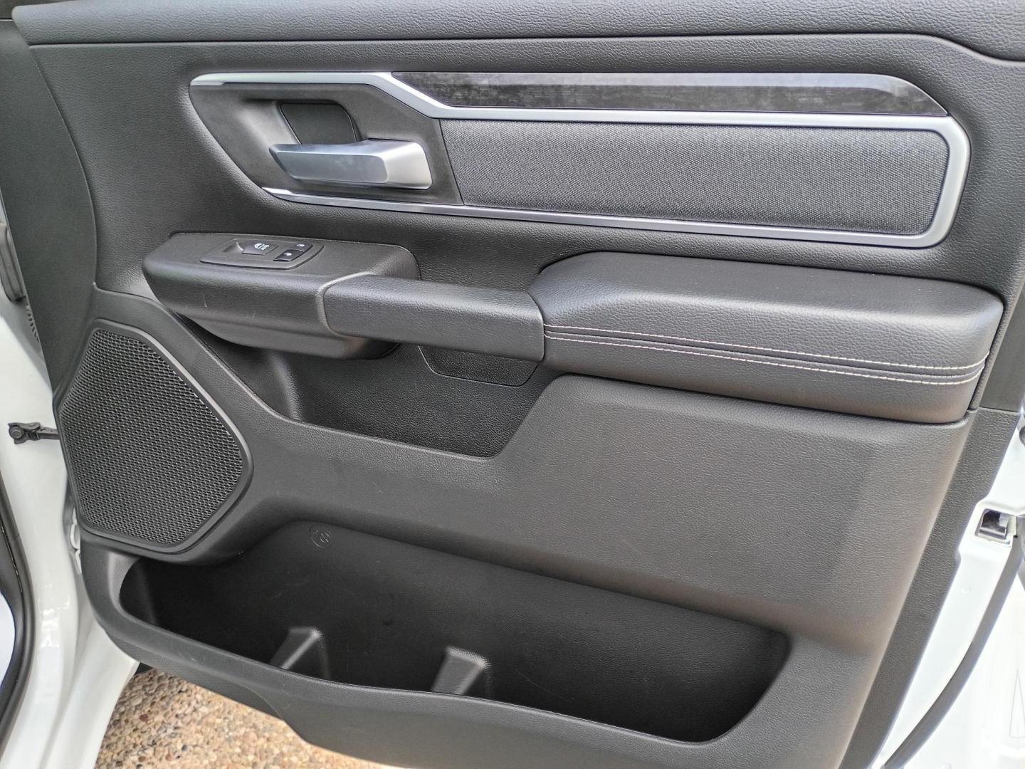 2023 White /Black RAM 1500 Big Horn Crew Cab SWB 4WD (1C6RRFFG5PN) with an 3.6L V6 DOHC 24V engine, 8A transmission, located at 1842 Wirt Road, Houston, TX, 77055, (713) 973-3903, 29.805330, -95.484787 - Photo#13