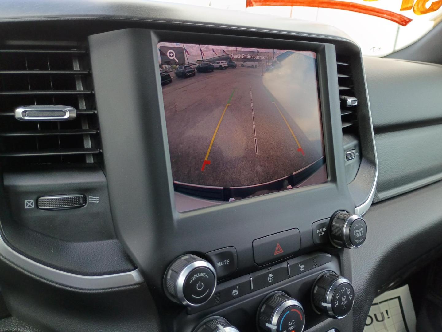 2023 White /Black RAM 1500 Big Horn Crew Cab SWB 4WD (1C6RRFFG5PN) with an 3.6L V6 DOHC 24V engine, 8A transmission, located at 1842 Wirt Road, Houston, TX, 77055, (713) 973-3903, 29.805330, -95.484787 - Photo#23