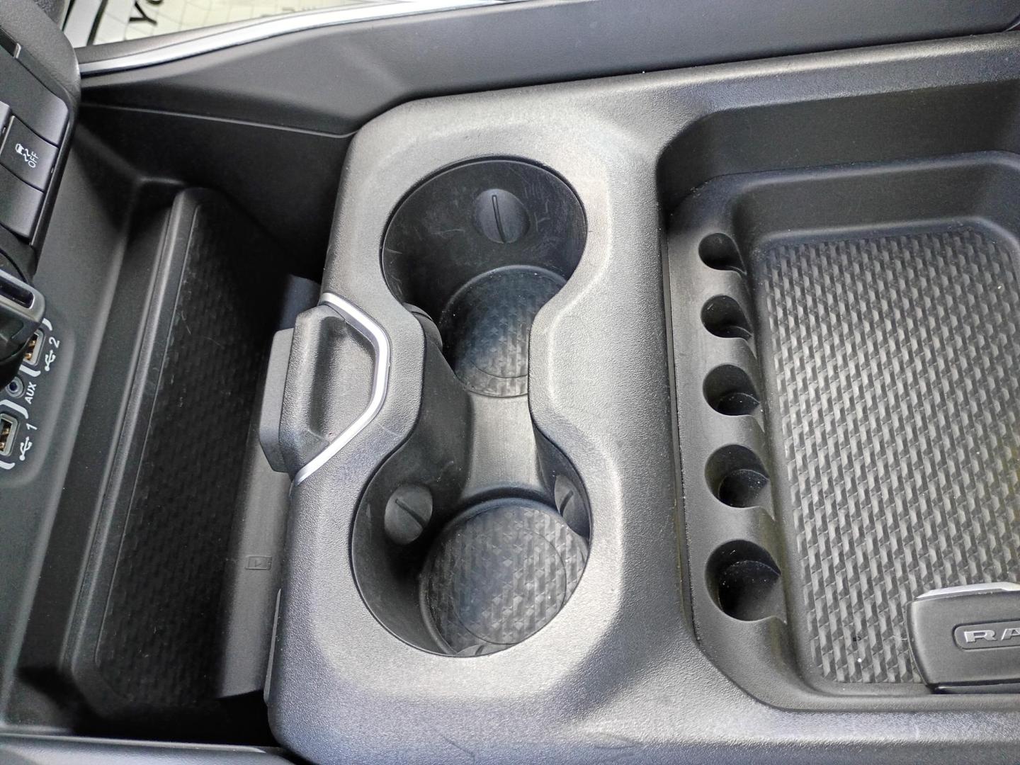 2023 White /Black RAM 1500 Big Horn Crew Cab SWB 4WD (1C6RRFFG5PN) with an 3.6L V6 DOHC 24V engine, 8A transmission, located at 1842 Wirt Road, Houston, TX, 77055, (713) 973-3903, 29.805330, -95.484787 - Photo#25