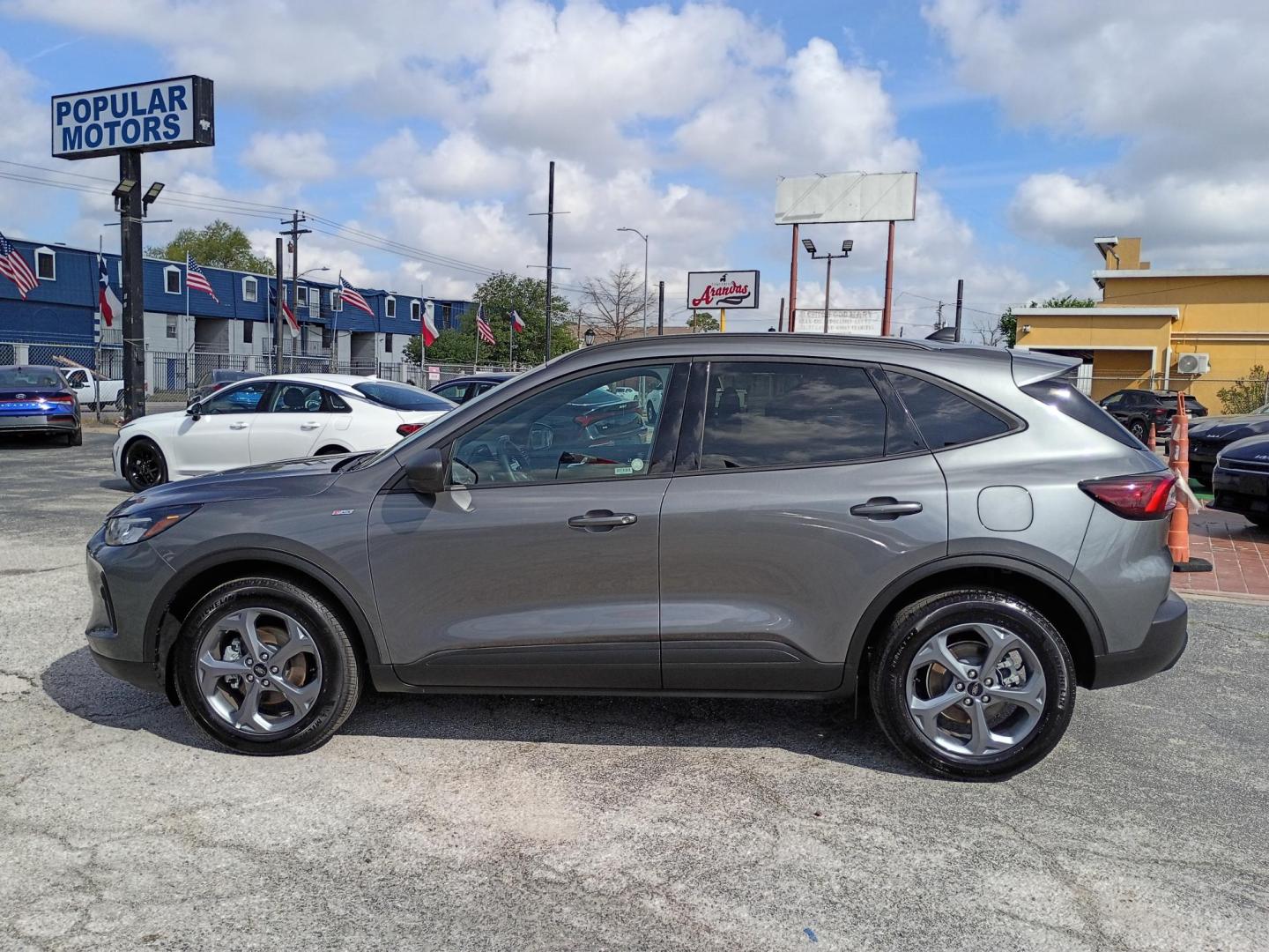 2025 Gray /Black Ford Escape ST-Line AWD (1FMCU9MN8SU) with an 1.5L L3 engine, 8A transmission, located at 1842 Wirt Road, Houston, TX, 77055, (713) 973-3903, 29.805330, -95.484787 - Photo#1