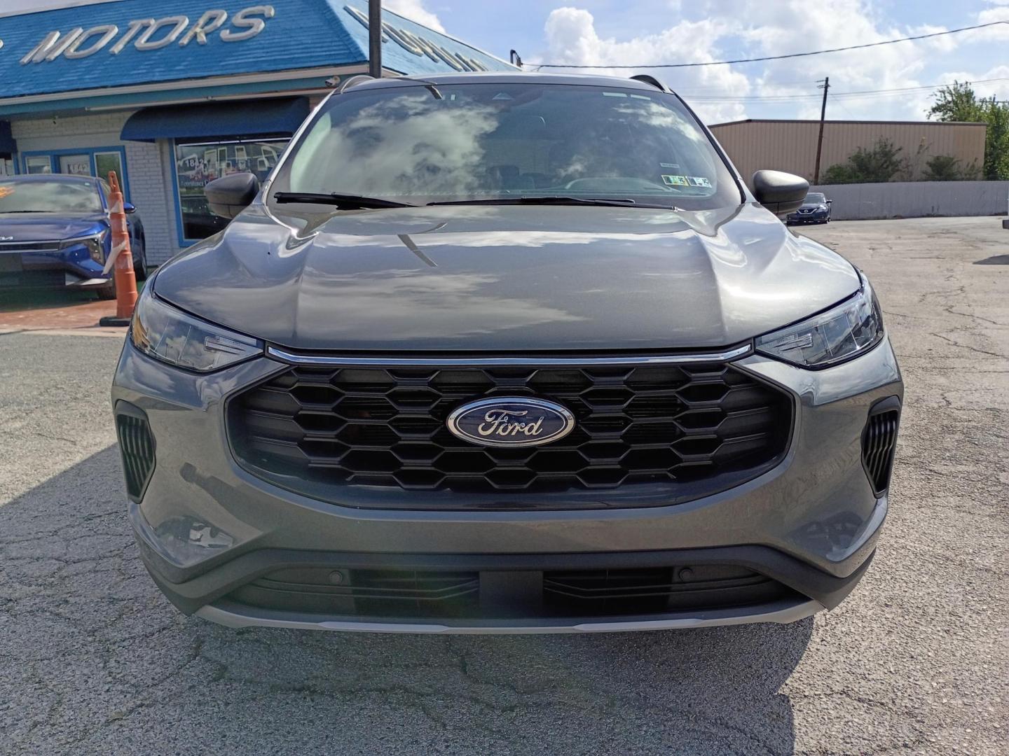2025 Gray /Black Ford Escape ST-Line AWD (1FMCU9MN8SU) with an 1.5L L3 engine, 8A transmission, located at 1842 Wirt Road, Houston, TX, 77055, (713) 973-3903, 29.805330, -95.484787 - Photo#7
