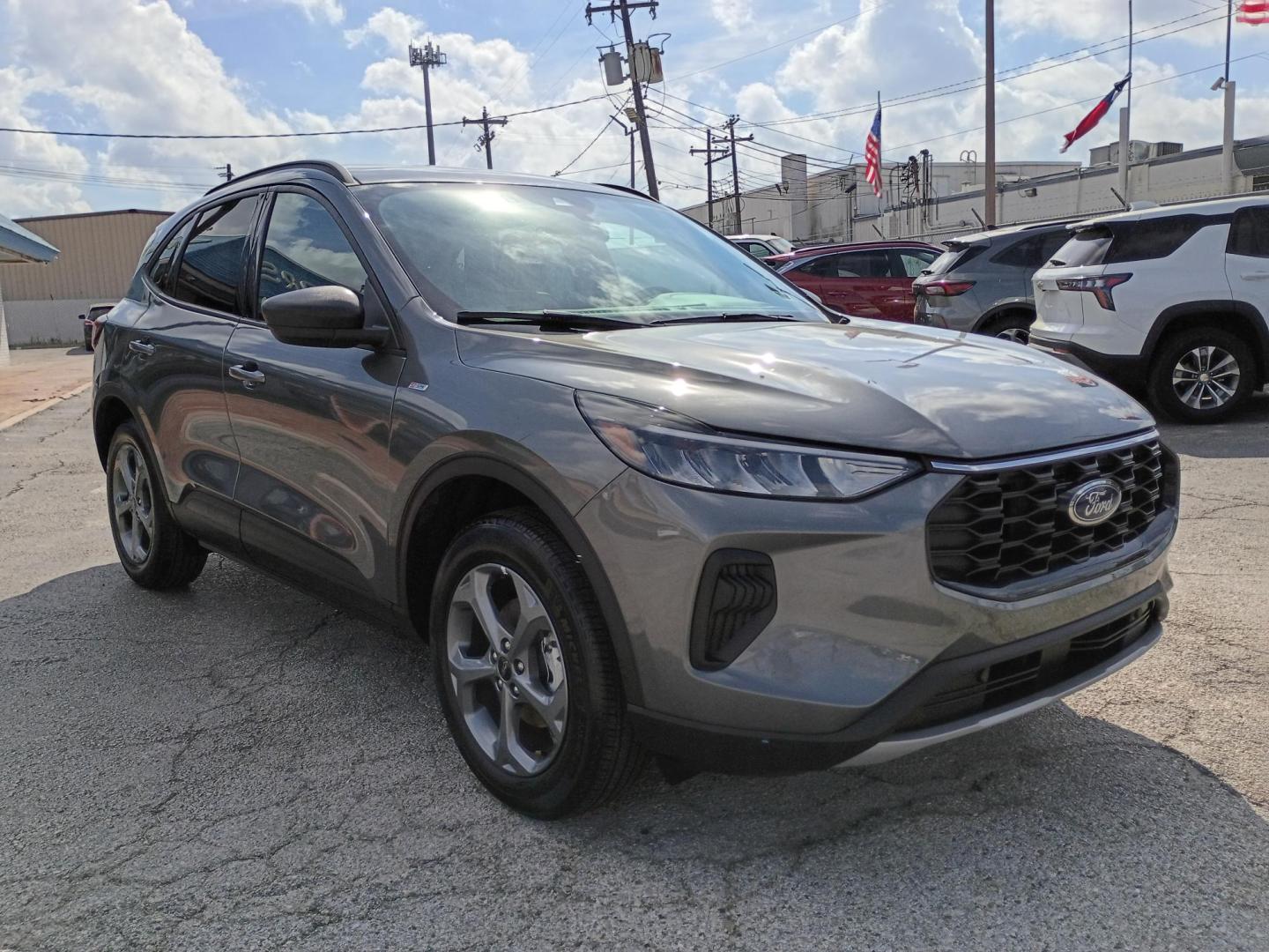 2025 Gray /Black Ford Escape ST-Line AWD (1FMCU9MN8SU) with an 1.5L L3 engine, 8A transmission, located at 1842 Wirt Road, Houston, TX, 77055, (713) 973-3903, 29.805330, -95.484787 - Photo#6