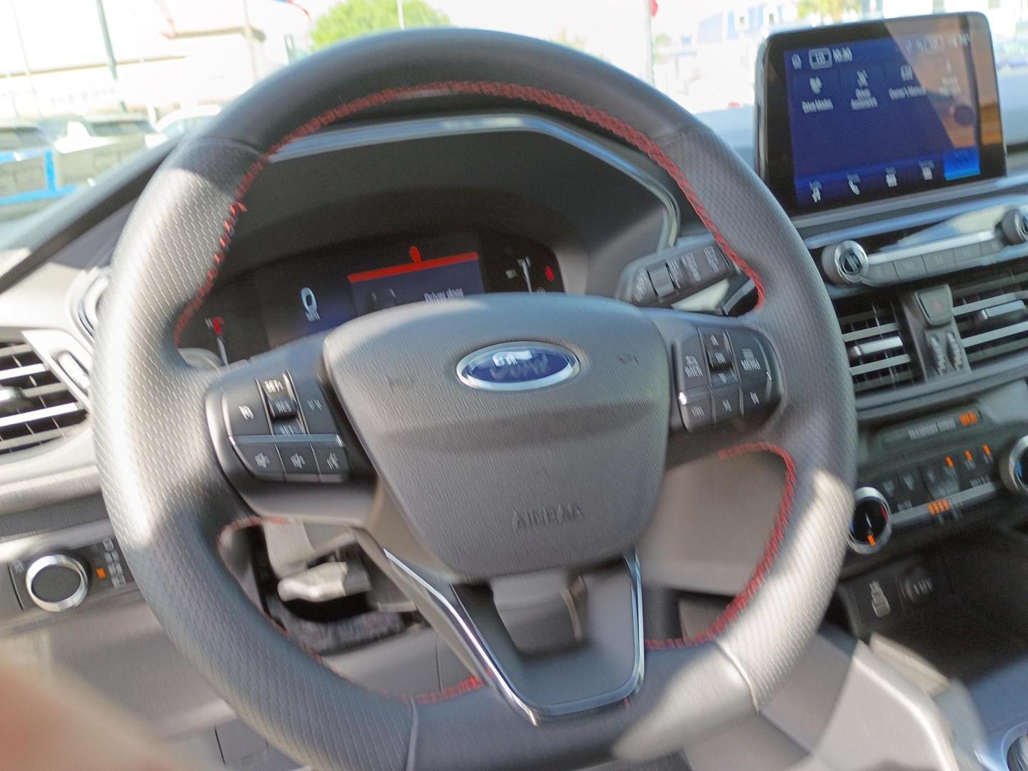 2025 Gray /Black Ford Escape ST-Line AWD (1FMCU9MN8SU) with an 1.5L L3 engine, 8A transmission, located at 1842 Wirt Road, Houston, TX, 77055, (713) 973-3903, 29.805330, -95.484787 - Photo#17