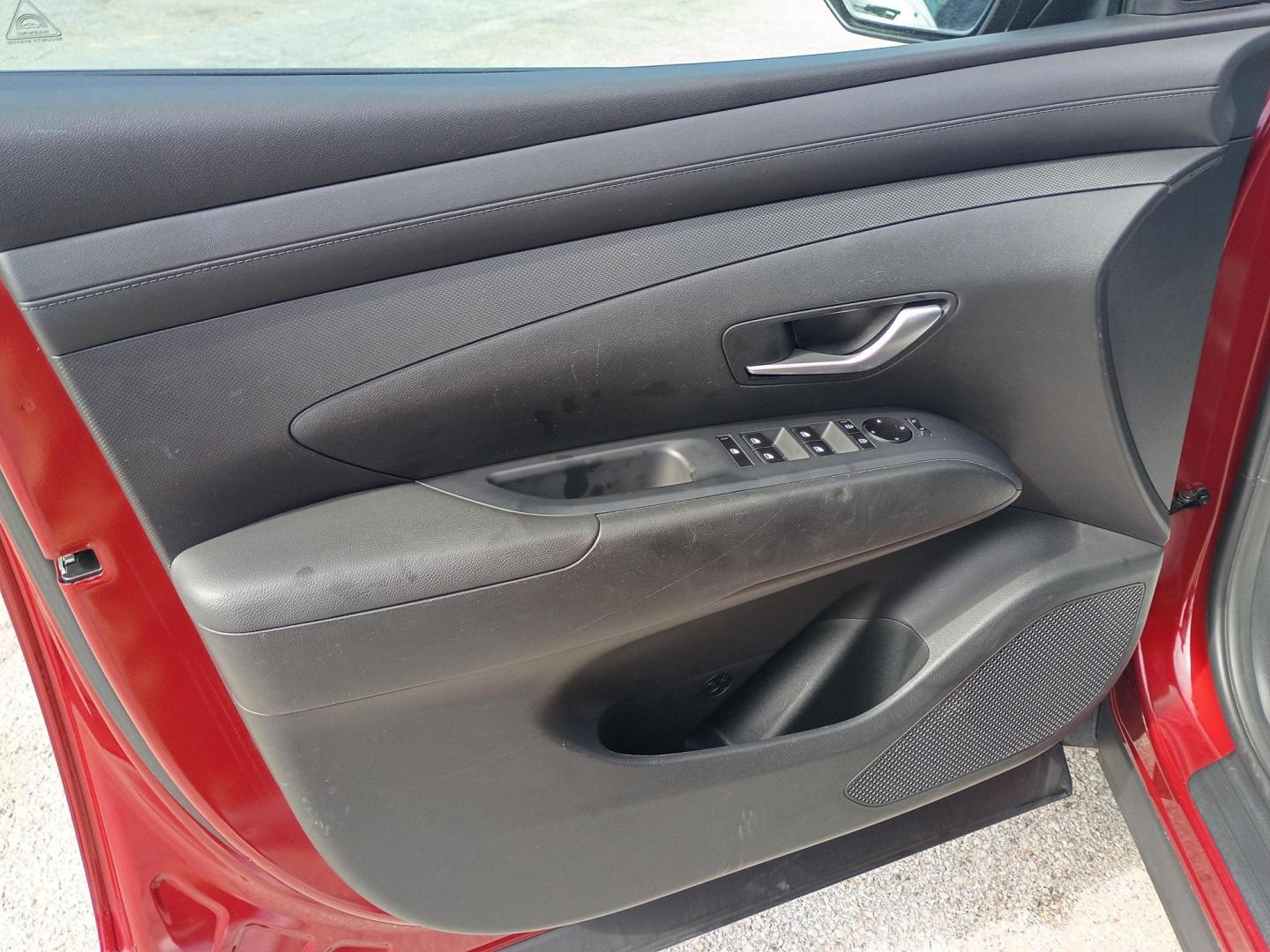 2025 MAROON /Black Hyundai Tucson SEL AWD (5NMJBCDE2SH) with an 2.5L L4 DOHC 16V engine, 8A transmission, located at 1842 Wirt Road, Houston, TX, 77055, (713) 973-3903, 29.805330, -95.484787 - Photo#9