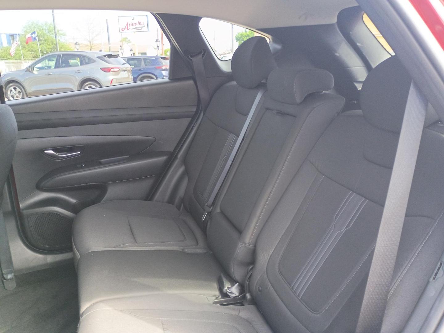 2025 MAROON /Black Hyundai Tucson SEL AWD (5NMJBCDE2SH) with an 2.5L L4 DOHC 16V engine, 8A transmission, located at 1842 Wirt Road, Houston, TX, 77055, (713) 973-3903, 29.805330, -95.484787 - Photo#10