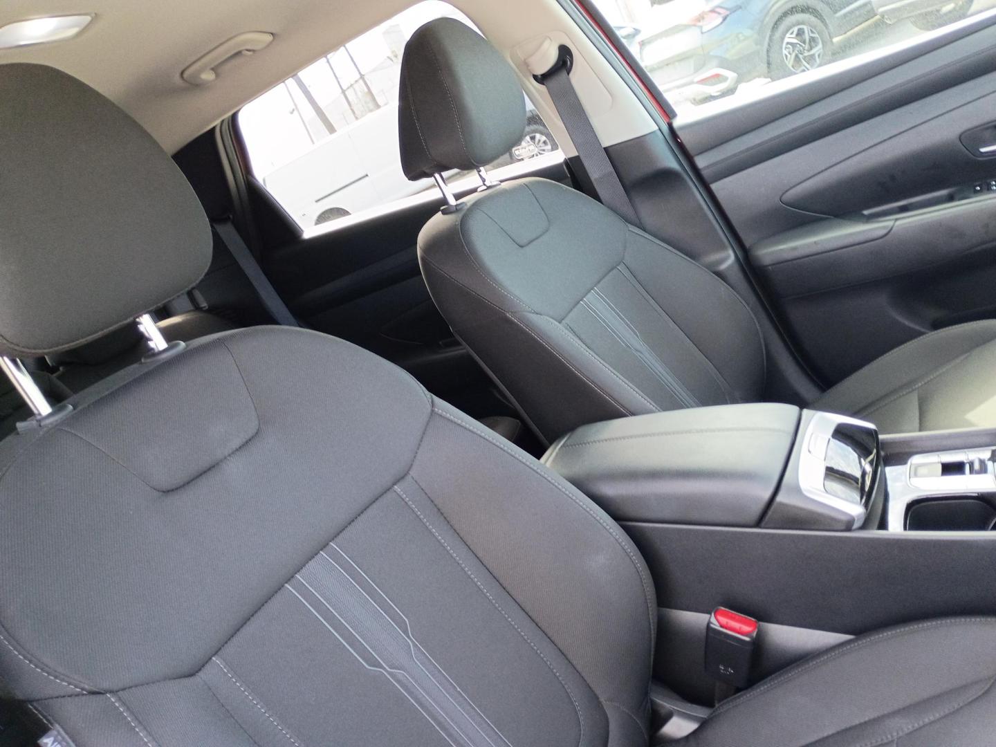 2025 MAROON /Black Hyundai Tucson SEL AWD (5NMJBCDE2SH) with an 2.5L L4 DOHC 16V engine, 8A transmission, located at 1842 Wirt Road, Houston, TX, 77055, (713) 973-3903, 29.805330, -95.484787 - Photo#12