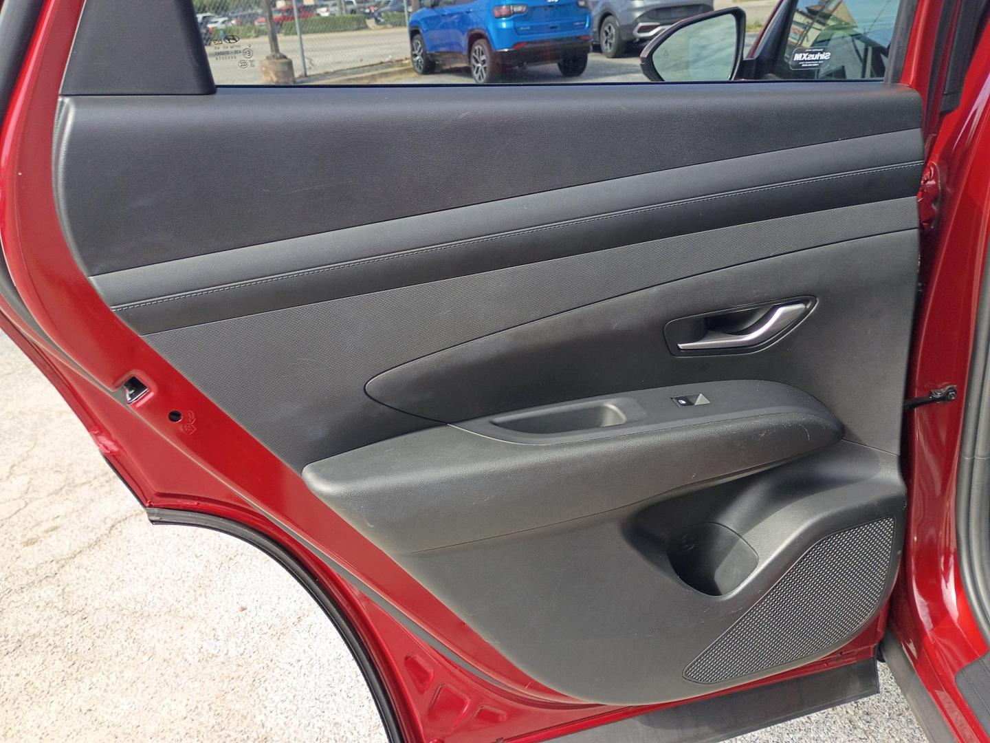 2025 MAROON /Black Hyundai Tucson SEL AWD (5NMJBCDE2SH) with an 2.5L L4 DOHC 16V engine, 8A transmission, located at 1842 Wirt Road, Houston, TX, 77055, (713) 973-3903, 29.805330, -95.484787 - Photo#11