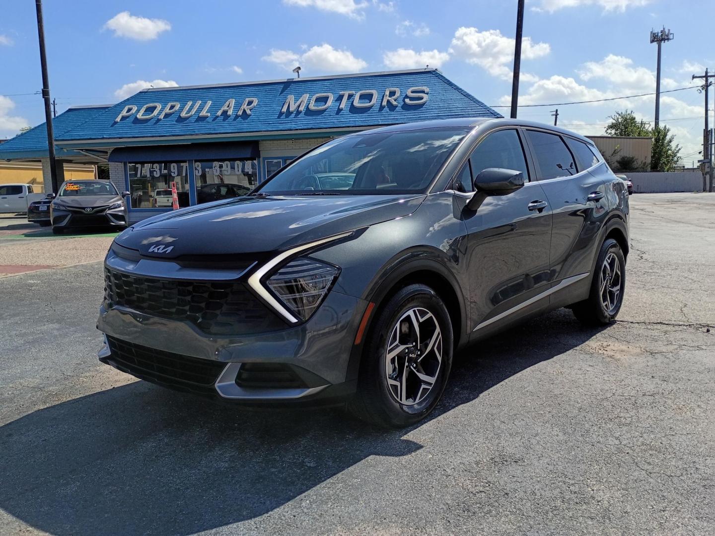 2025 Gray /Black Kia Sportage LX (KNDPU3DF6S7) with an 2.5L V6 DOHC 24V engine, 8A transmission, located at 1842 Wirt Road, Houston, TX, 77055, (713) 973-3903, 29.805330, -95.484787 - Photo#0