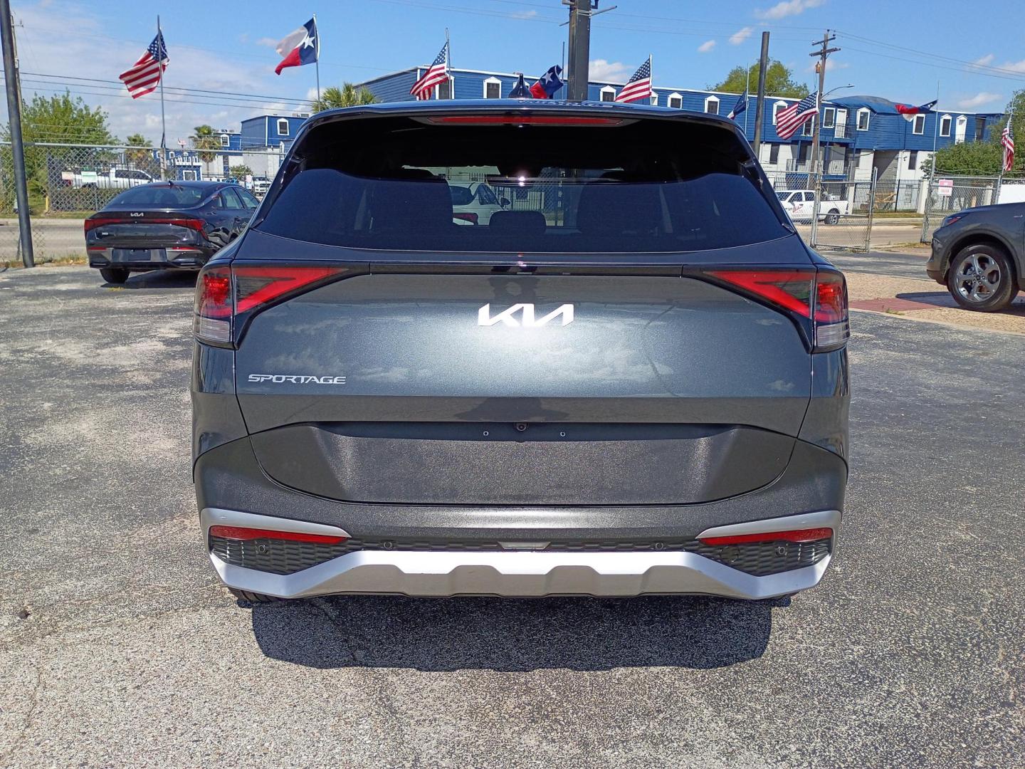 2025 Gray /Black Kia Sportage LX (KNDPU3DF6S7) with an 2.5L V6 DOHC 24V engine, 8A transmission, located at 1842 Wirt Road, Houston, TX, 77055, (713) 973-3903, 29.805330, -95.484787 - Photo#3