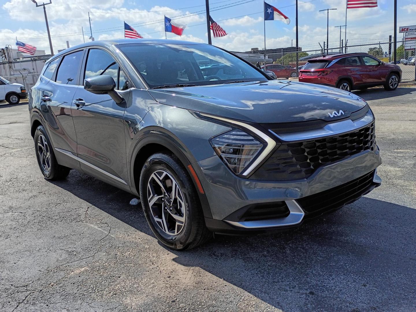 2025 Gray /Black Kia Sportage LX (KNDPU3DF6S7) with an 2.5L V6 DOHC 24V engine, 8A transmission, located at 1842 Wirt Road, Houston, TX, 77055, (713) 973-3903, 29.805330, -95.484787 - Photo#6