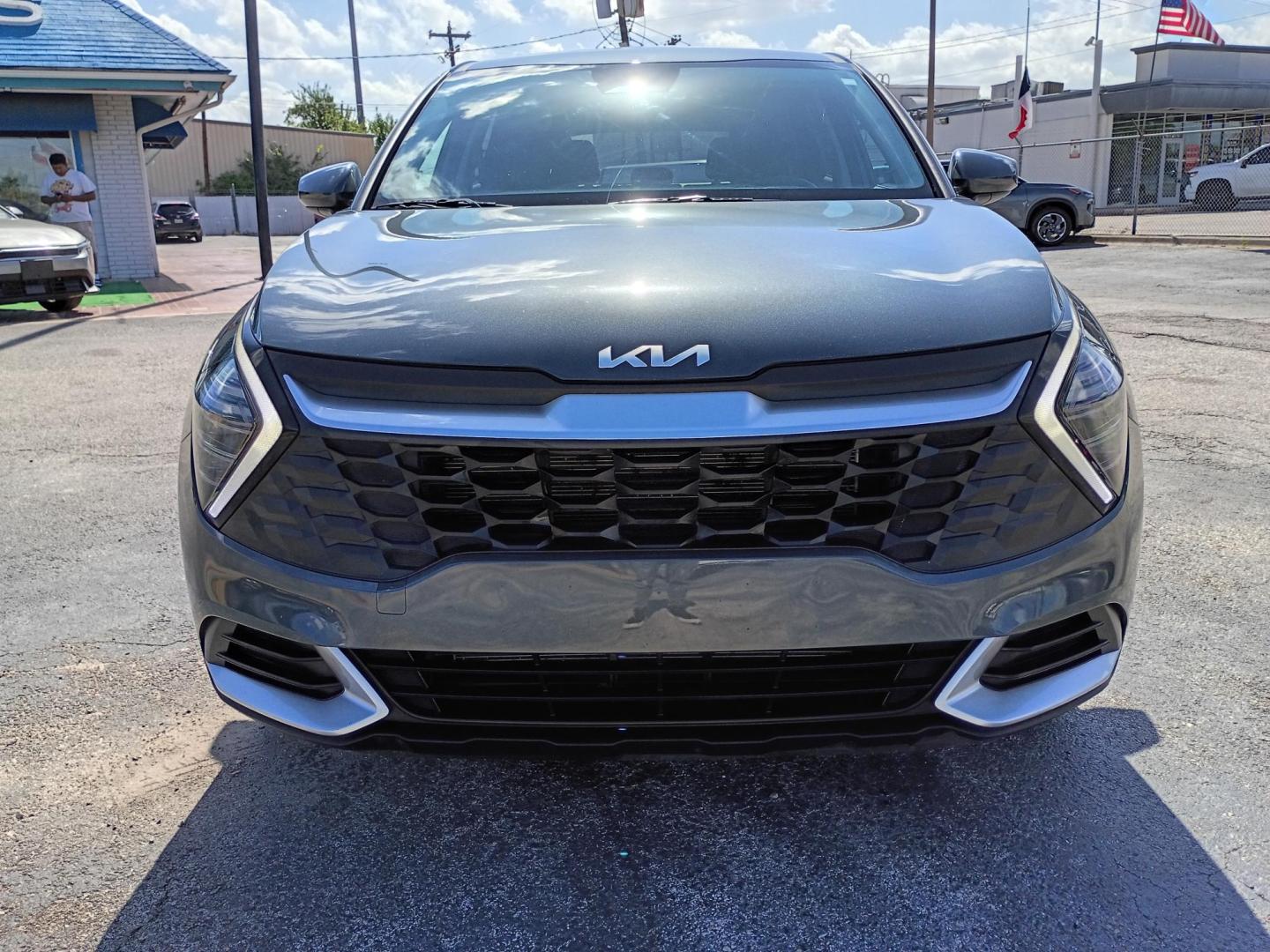 2025 Gray /Black Kia Sportage LX (KNDPU3DF6S7) with an 2.5L V6 DOHC 24V engine, 8A transmission, located at 1842 Wirt Road, Houston, TX, 77055, (713) 973-3903, 29.805330, -95.484787 - Photo#7