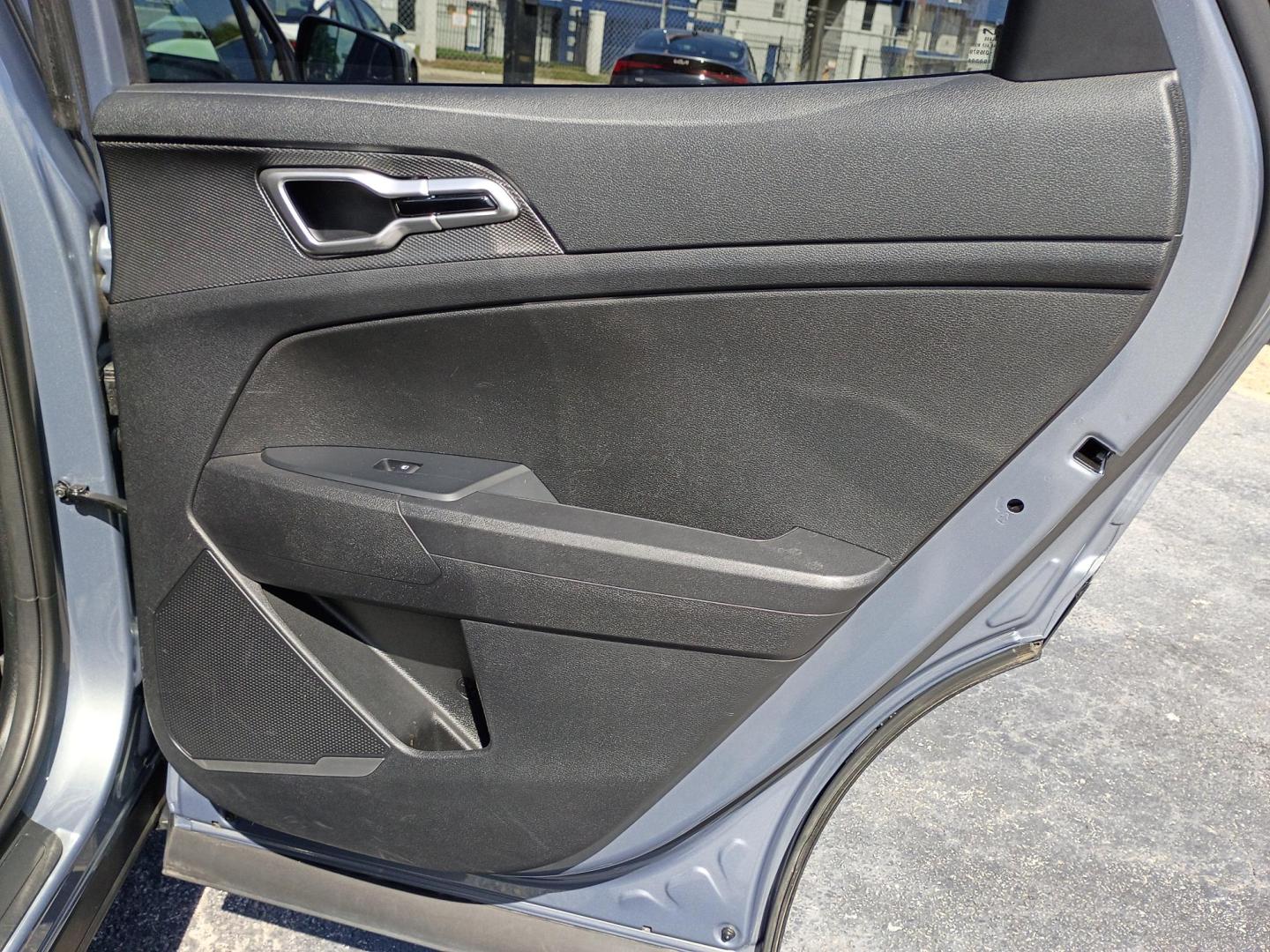 2025 Everlasting Silver /Black Kia Sportage LX (5XYK23DF3SG) with an 2.5L V6 DOHC 24V engine, 8A transmission, located at 1842 Wirt Road, Houston, TX, 77055, (713) 973-3903, 29.805330, -95.484787 - Photo#15