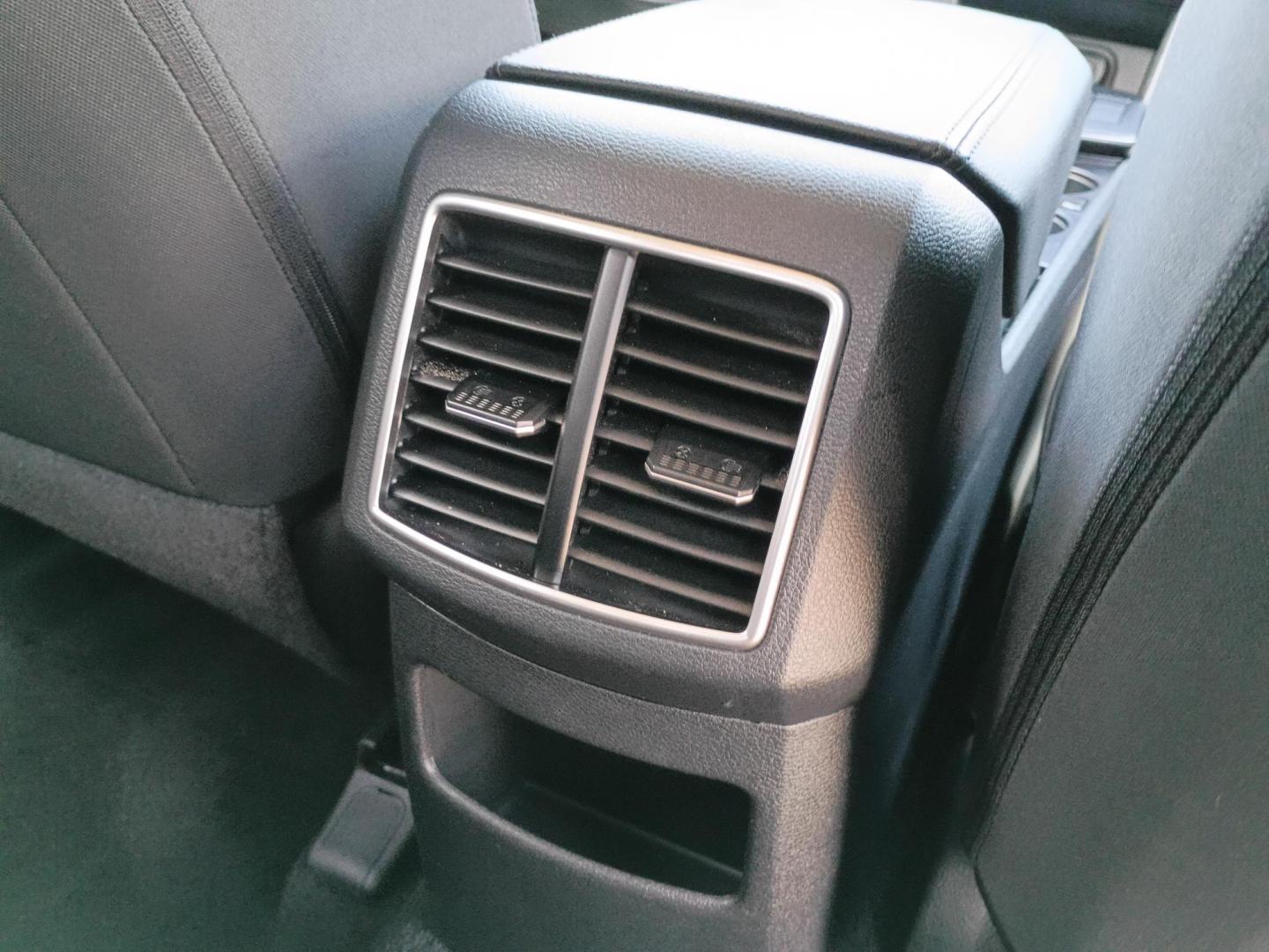 2025 Everlasting Silver /Black Kia Sportage LX (5XYK23DF3SG) with an 2.5L V6 DOHC 24V engine, 8A transmission, located at 1842 Wirt Road, Houston, TX, 77055, (713) 973-3903, 29.805330, -95.484787 - Photo#16