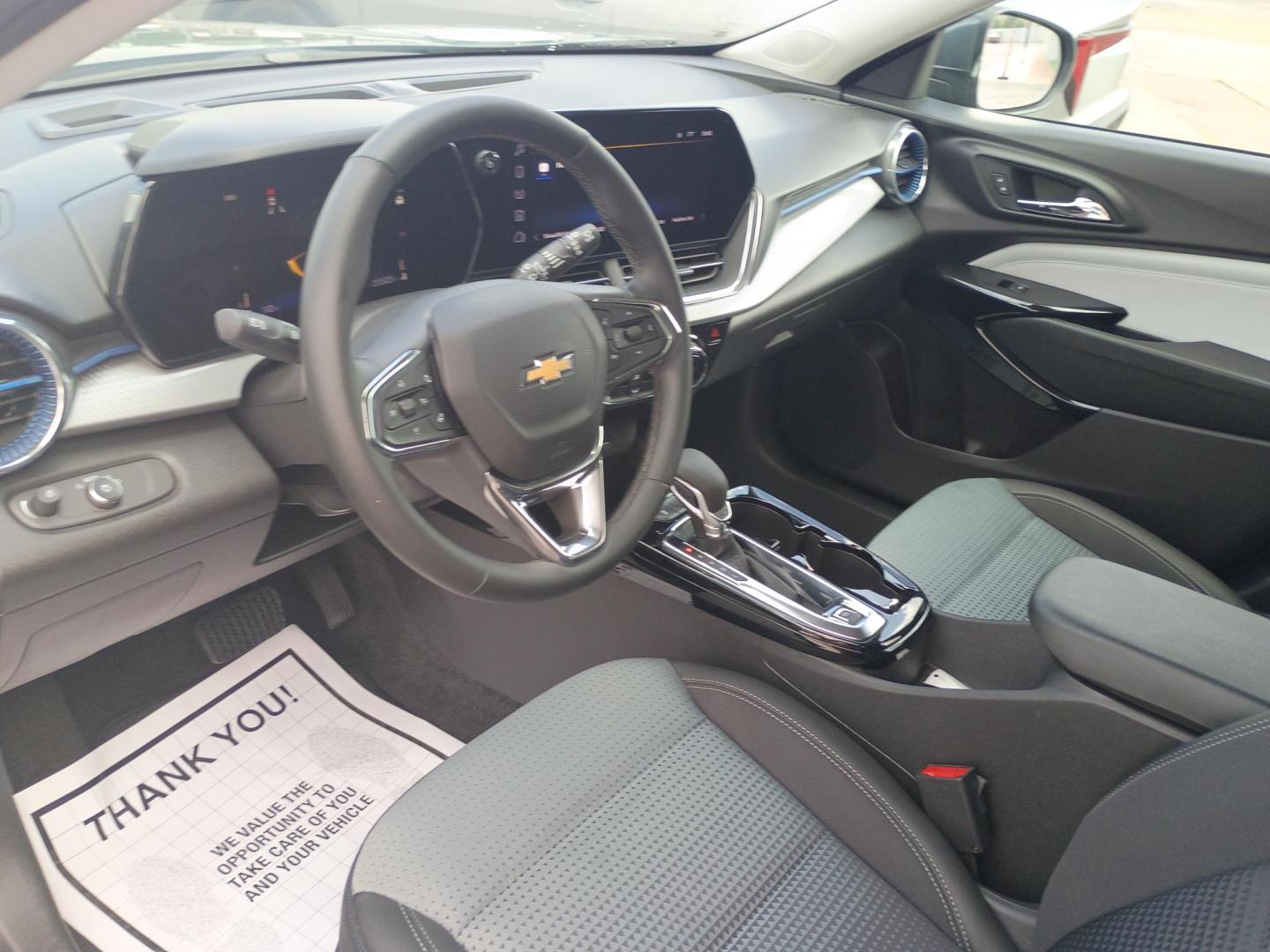 2025 Cypress Gray /Black Chevrolet Trax LT (KL77LHEP8SC) with an 1.2L L3 TURBO engine, 6A transmission, located at 1842 Wirt Road, Houston, TX, 77055, (713) 973-3903, 29.805330, -95.484787 - Photo#8
