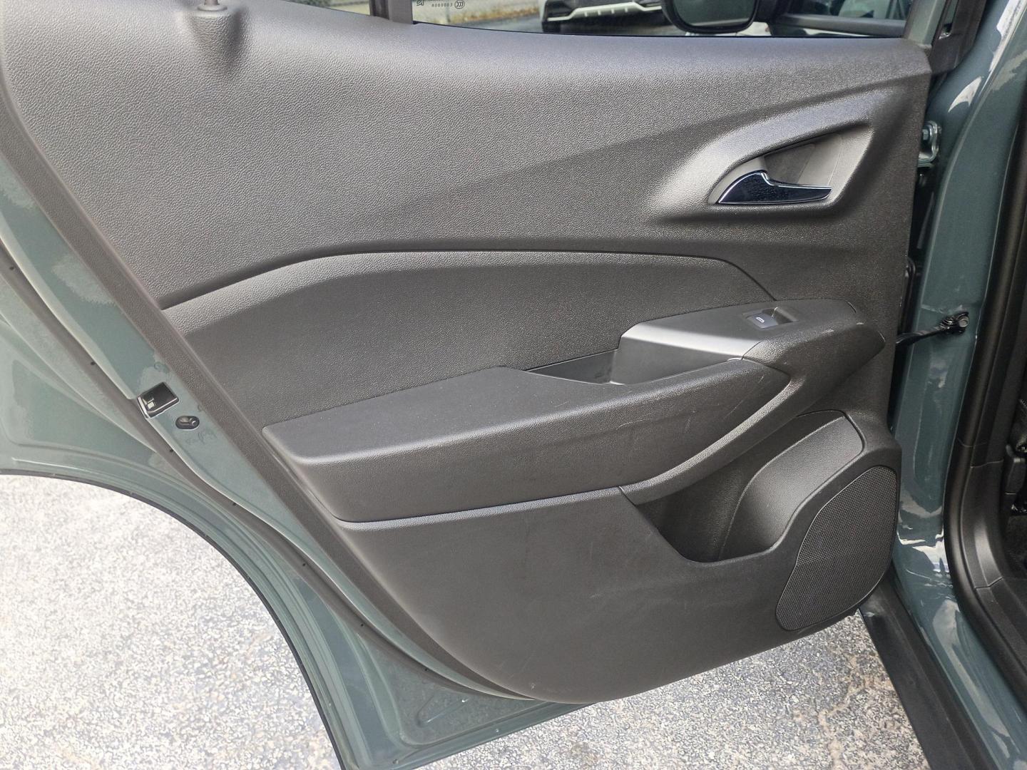 2025 Cypress Gray /Black Chevrolet Trax LT (KL77LHEP8SC) with an 1.2L L3 TURBO engine, 6A transmission, located at 1842 Wirt Road, Houston, TX, 77055, (713) 973-3903, 29.805330, -95.484787 - Photo#11