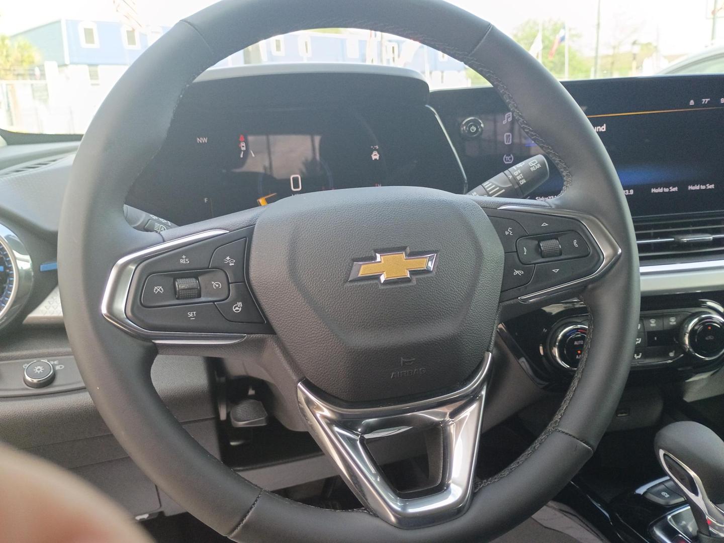 2025 Cypress Gray /Black Chevrolet Trax LT (KL77LHEP8SC) with an 1.2L L3 TURBO engine, 6A transmission, located at 1842 Wirt Road, Houston, TX, 77055, (713) 973-3903, 29.805330, -95.484787 - Photo#18