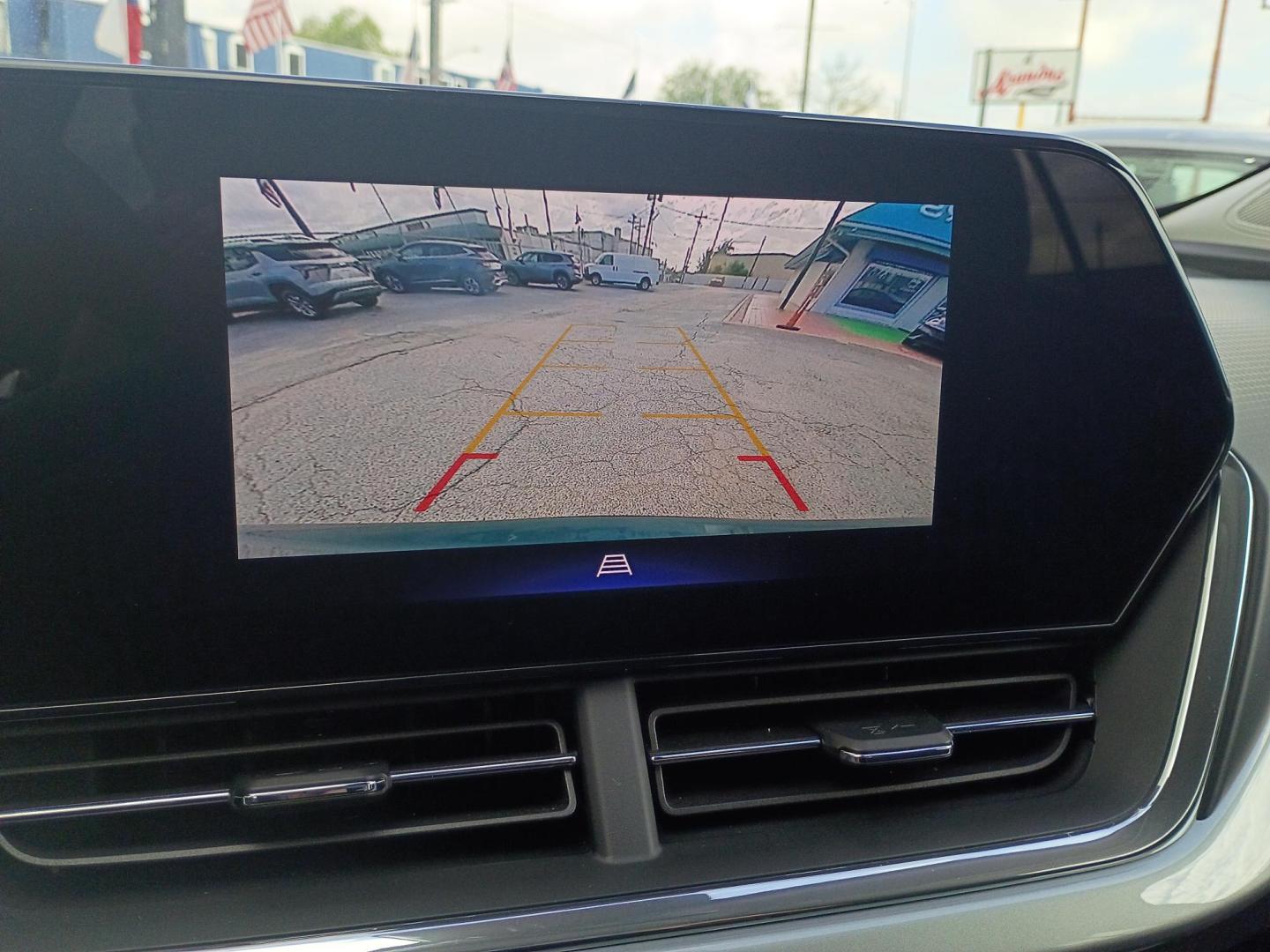 2025 Cypress Gray /Black Chevrolet Trax LT (KL77LHEP8SC) with an 1.2L L3 TURBO engine, 6A transmission, located at 1842 Wirt Road, Houston, TX, 77055, (713) 973-3903, 29.805330, -95.484787 - Photo#22