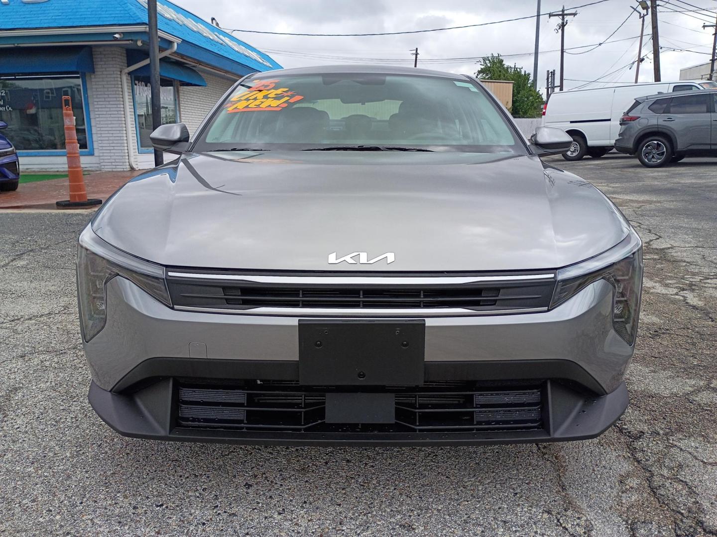 2025 Gray /Black Kia K4 LX (3KPFT4DE6SE) with an 2.0L L4 DOHC 16V engine, CVT transmission, located at 1842 Wirt Road, Houston, TX, 77055, (713) 973-3903, 29.805330, -95.484787 - Photo#7