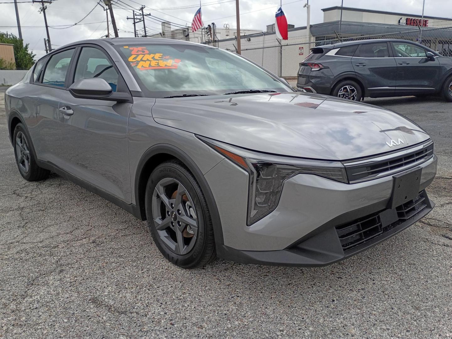 2025 Gray /Black Kia K4 LX (3KPFT4DE6SE) with an 2.0L L4 DOHC 16V engine, CVT transmission, located at 1842 Wirt Road, Houston, TX, 77055, (713) 973-3903, 29.805330, -95.484787 - Photo#6