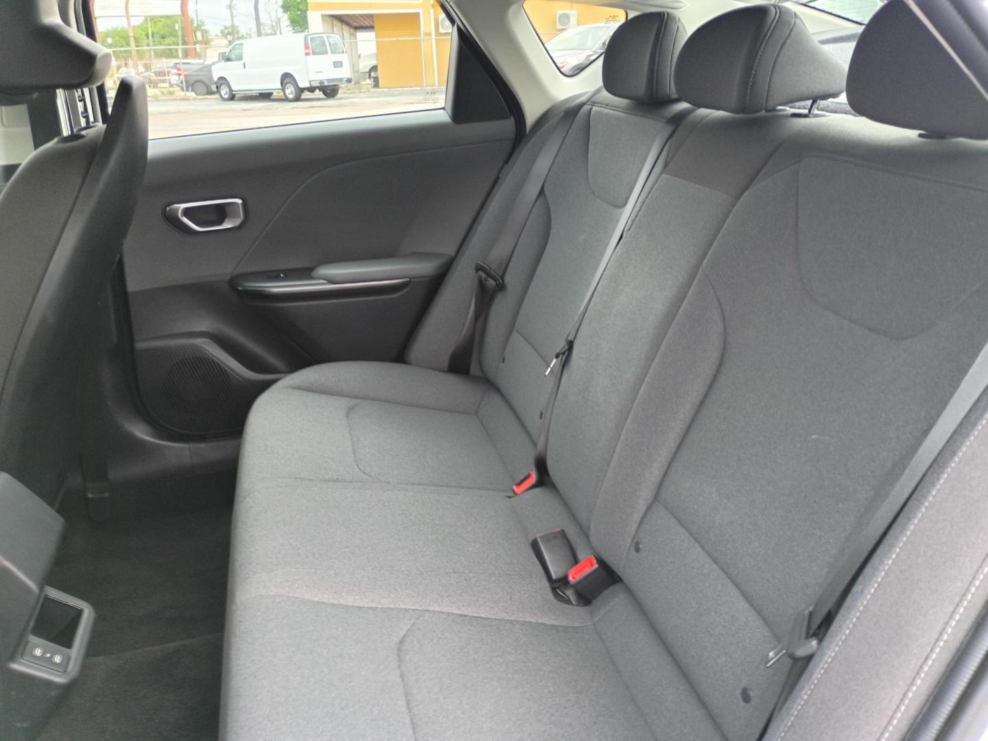 2025 White /Black Kia K4 LX (3KPFT4DE2SE) with an 2.0L L4 DOHC 16V engine, CVT transmission, located at 1842 Wirt Road, Houston, TX, 77055, (713) 973-3903, 29.805330, -95.484787 - Photo#10