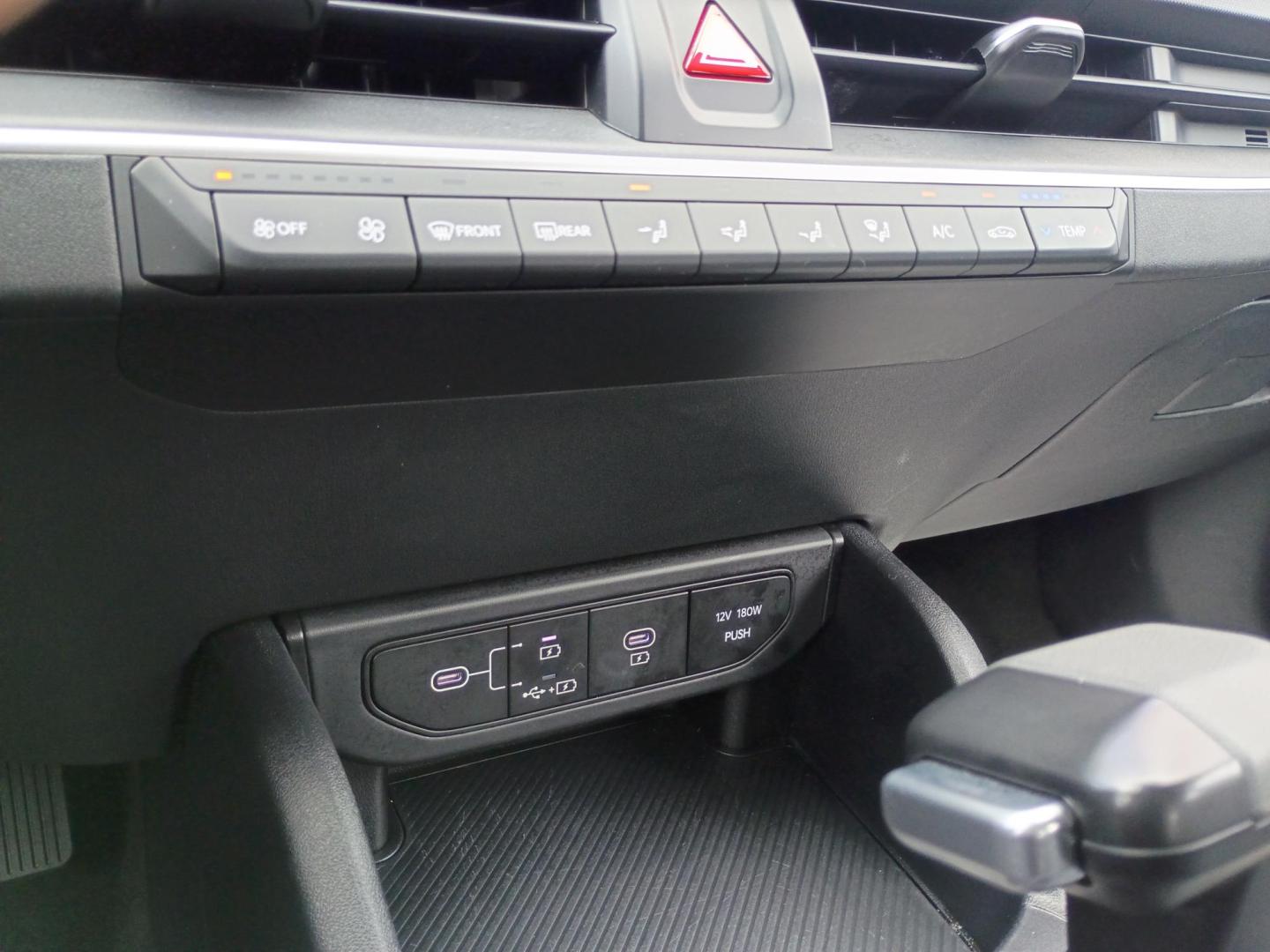 2025 White /Black Kia K4 LX (3KPFT4DE2SE) with an 2.0L L4 DOHC 16V engine, CVT transmission, located at 1842 Wirt Road, Houston, TX, 77055, (713) 973-3903, 29.805330, -95.484787 - Photo#21