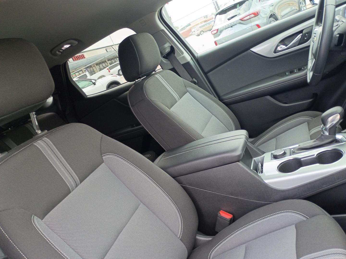 2025 Black /Black Chevrolet Blazer 2LT (3GNKBCR41SS) with an 2.0L L4 DOHC 16 TURBO engine, 9A transmission, located at 1842 Wirt Road, Houston, TX, 77055, (713) 973-3903, 29.805330, -95.484787 - Photo#12