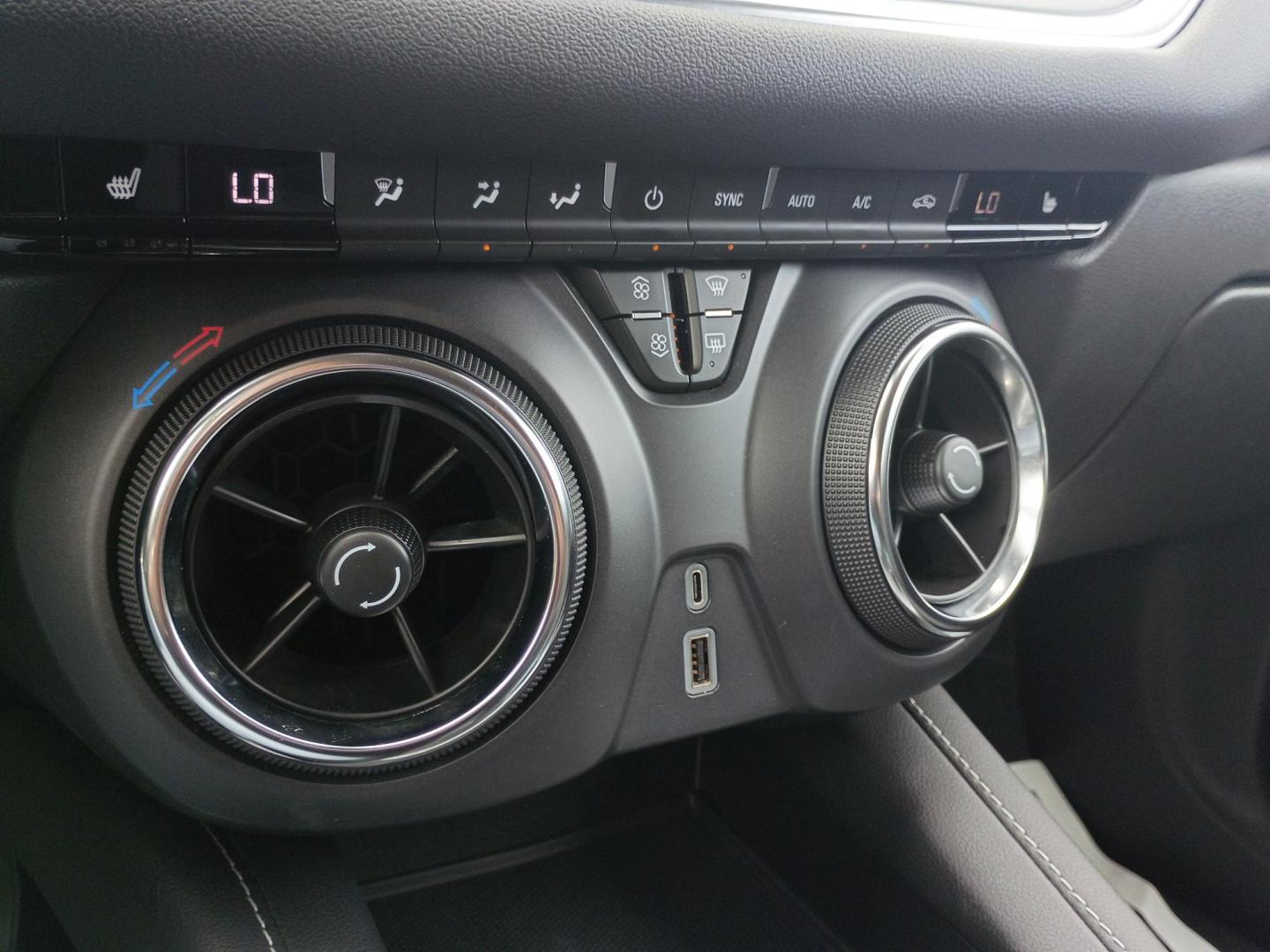 2025 Black /Black Chevrolet Blazer 2LT (3GNKBCR41SS) with an 2.0L L4 DOHC 16 TURBO engine, 9A transmission, located at 1842 Wirt Road, Houston, TX, 77055, (713) 973-3903, 29.805330, -95.484787 - Photo#22