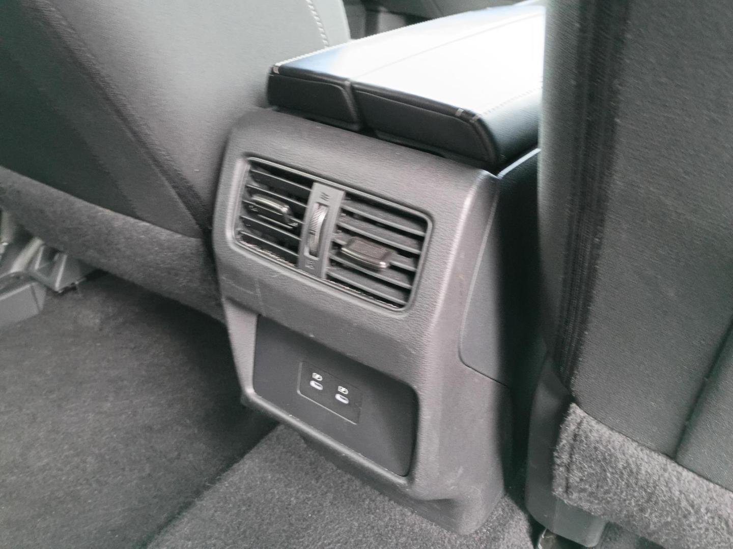 2025 White /Black Nissan Rogue SV AWD (5N1BT3BB6SC) with an 2.5L L4 DOHC 16V engine, CVT transmission, located at 1842 Wirt Road, Houston, TX, 77055, (713) 973-3903, 29.805330, -95.484787 - Photo#16