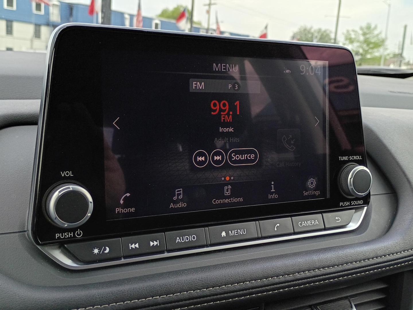 2025 White /Black Nissan Rogue SV AWD (5N1BT3BB6SC) with an 2.5L L4 DOHC 16V engine, CVT transmission, located at 1842 Wirt Road, Houston, TX, 77055, (713) 973-3903, 29.805330, -95.484787 - Photo#21