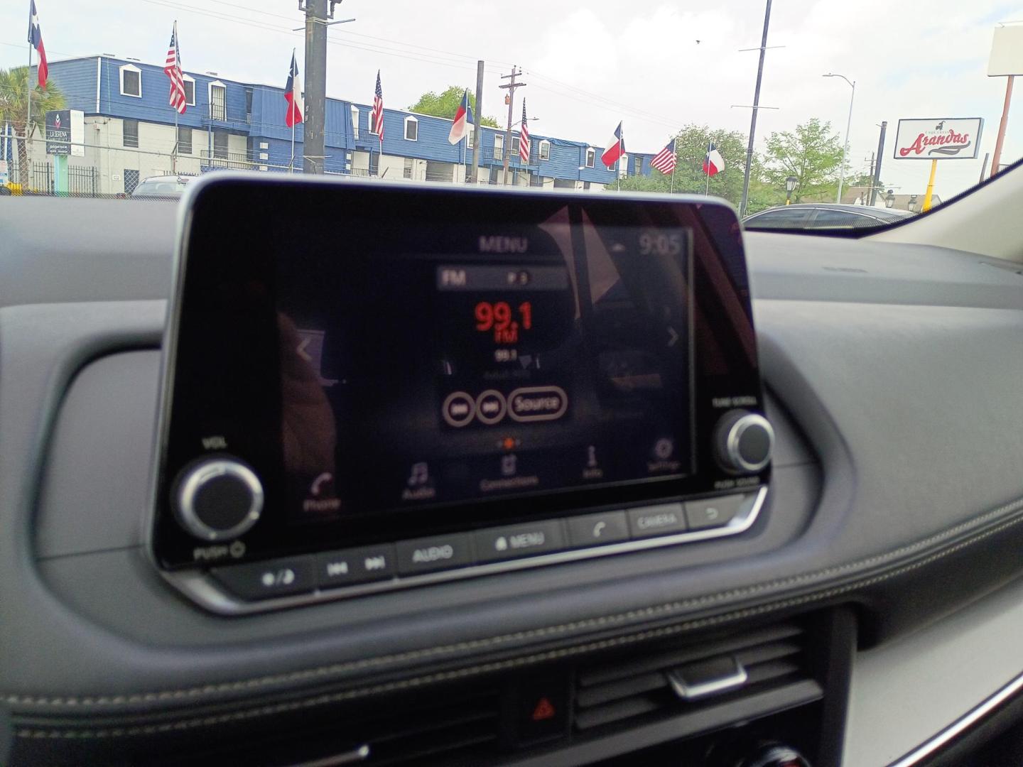 2025 White /Black Nissan Rogue SV AWD (5N1BT3BB6SC) with an 2.5L L4 DOHC 16V engine, CVT transmission, located at 1842 Wirt Road, Houston, TX, 77055, (713) 973-3903, 29.805330, -95.484787 - Photo#22