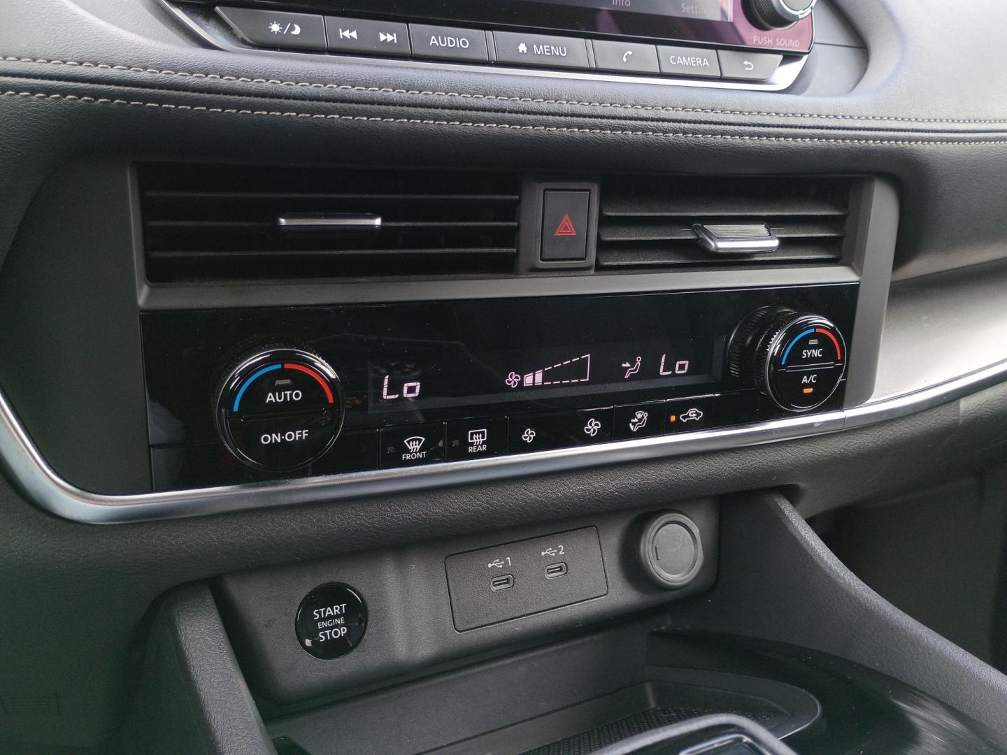 2025 White /Black Nissan Rogue SV AWD (5N1BT3BB6SC) with an 2.5L L4 DOHC 16V engine, CVT transmission, located at 1842 Wirt Road, Houston, TX, 77055, (713) 973-3903, 29.805330, -95.484787 - Photo#24