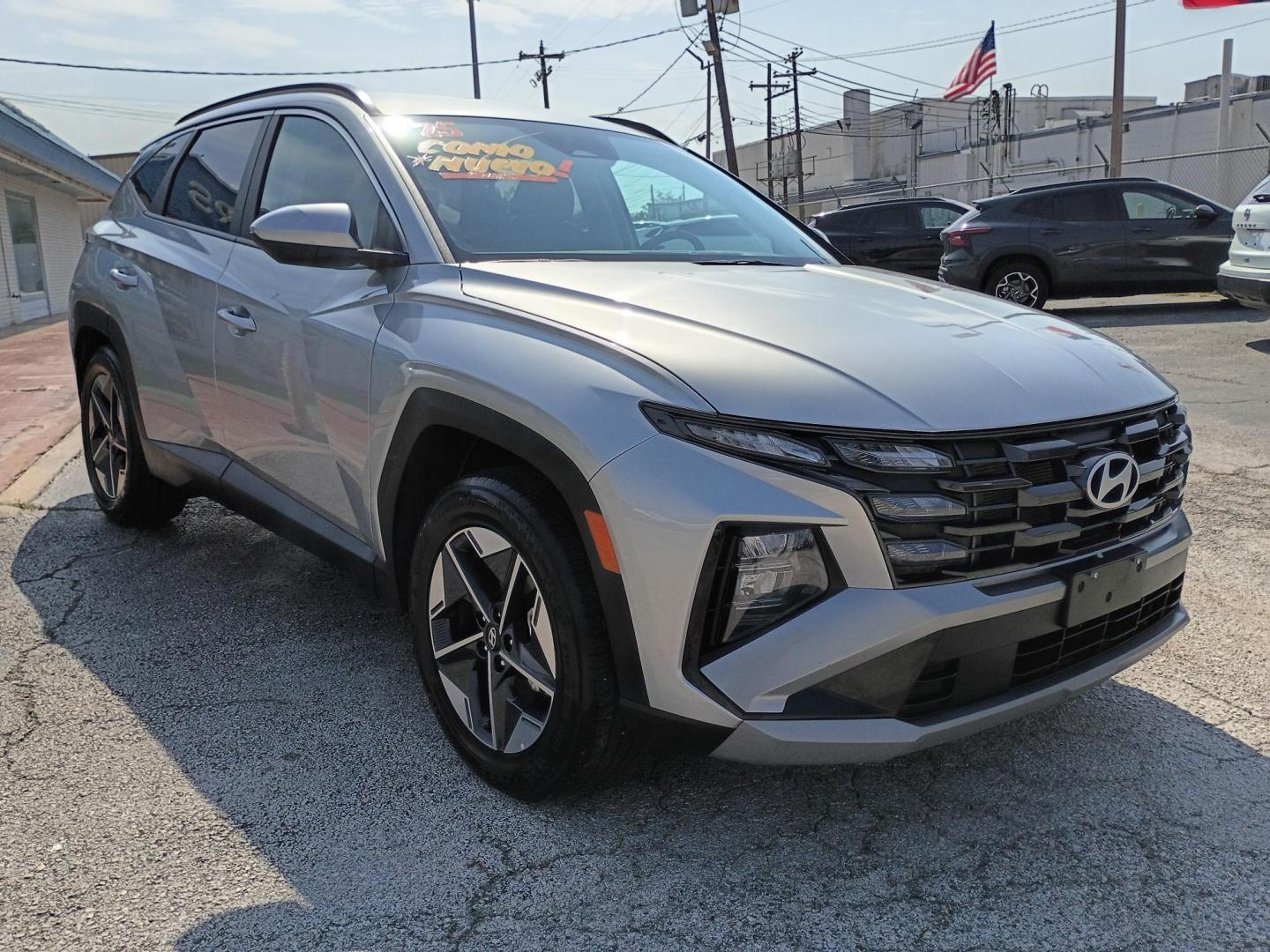 2025 Silver /Black Hyundai Tucson SEL (5NMJB3DE3SH) with an 2.5L L4 DOHC 16V engine, 8A transmission, located at 1842 Wirt Road, Houston, TX, 77055, (713) 973-3903, 29.805330, -95.484787 - Photo#6