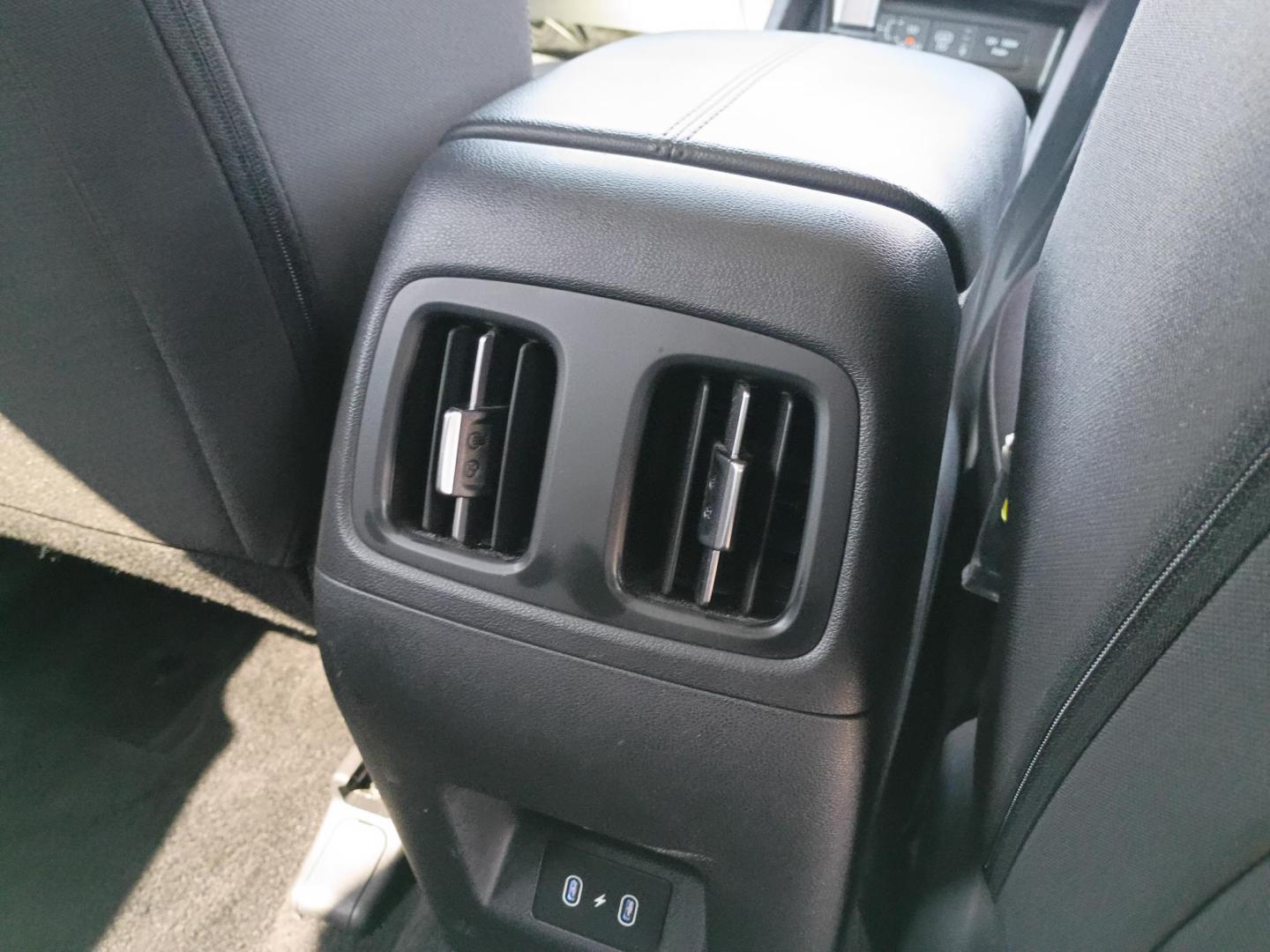 2025 Silver /Black Hyundai Tucson SEL (5NMJB3DE3SH) with an 2.5L L4 DOHC 16V engine, 8A transmission, located at 1842 Wirt Road, Houston, TX, 77055, (713) 973-3903, 29.805330, -95.484787 - Photo#16