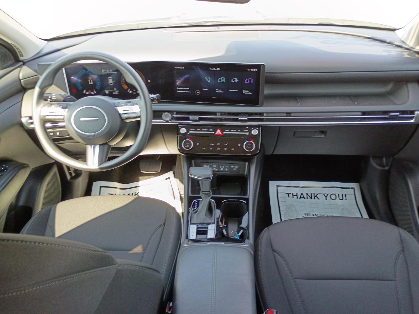 2025 Silver /Black Hyundai Tucson SEL (5NMJB3DE3SH) with an 2.5L L4 DOHC 16V engine, 8A transmission, located at 1842 Wirt Road, Houston, TX, 77055, (713) 973-3903, 29.805330, -95.484787 - Photo#17